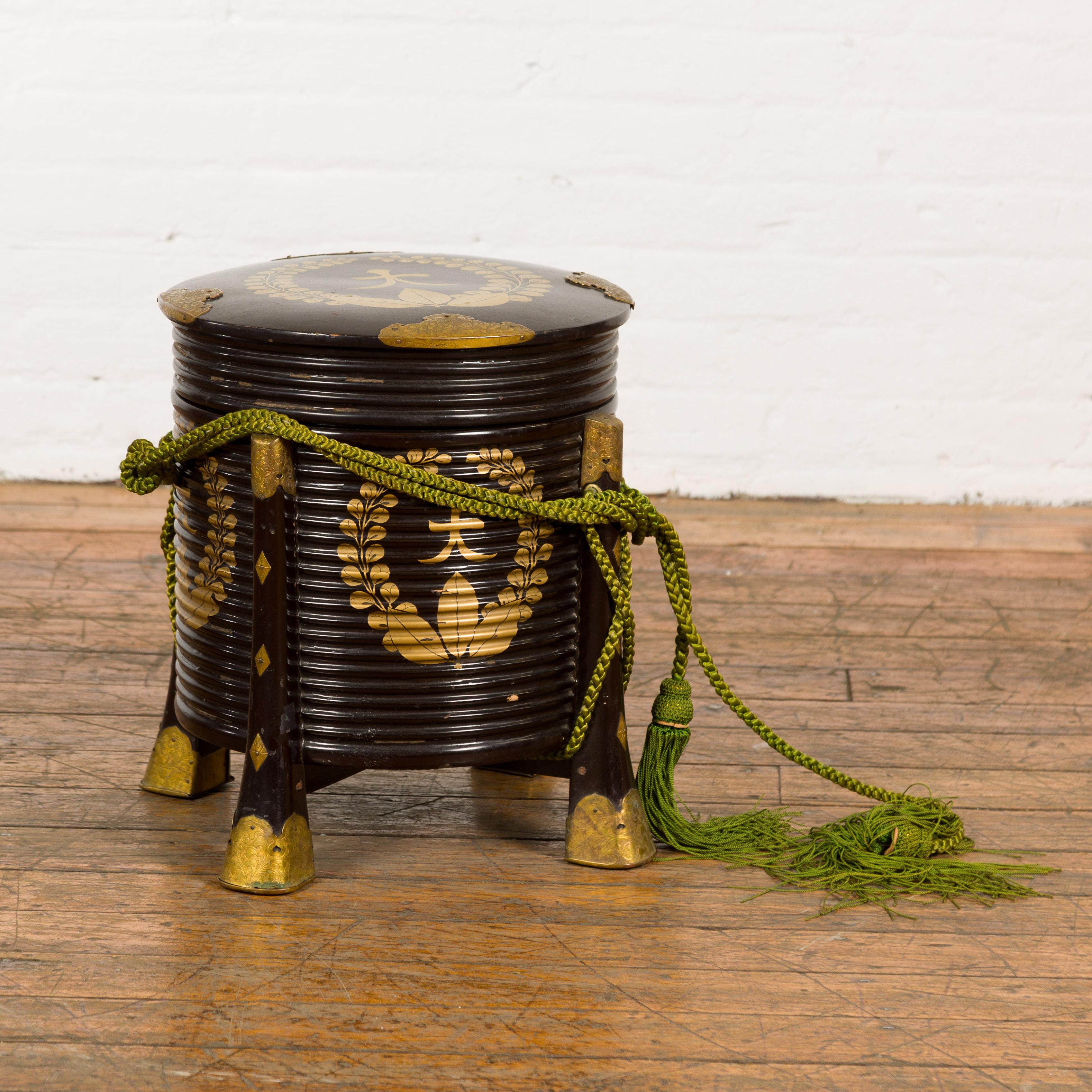 Japanese Meiji Period Hokai Lidded Box with Brass Accents and Original Rope For Sale 6