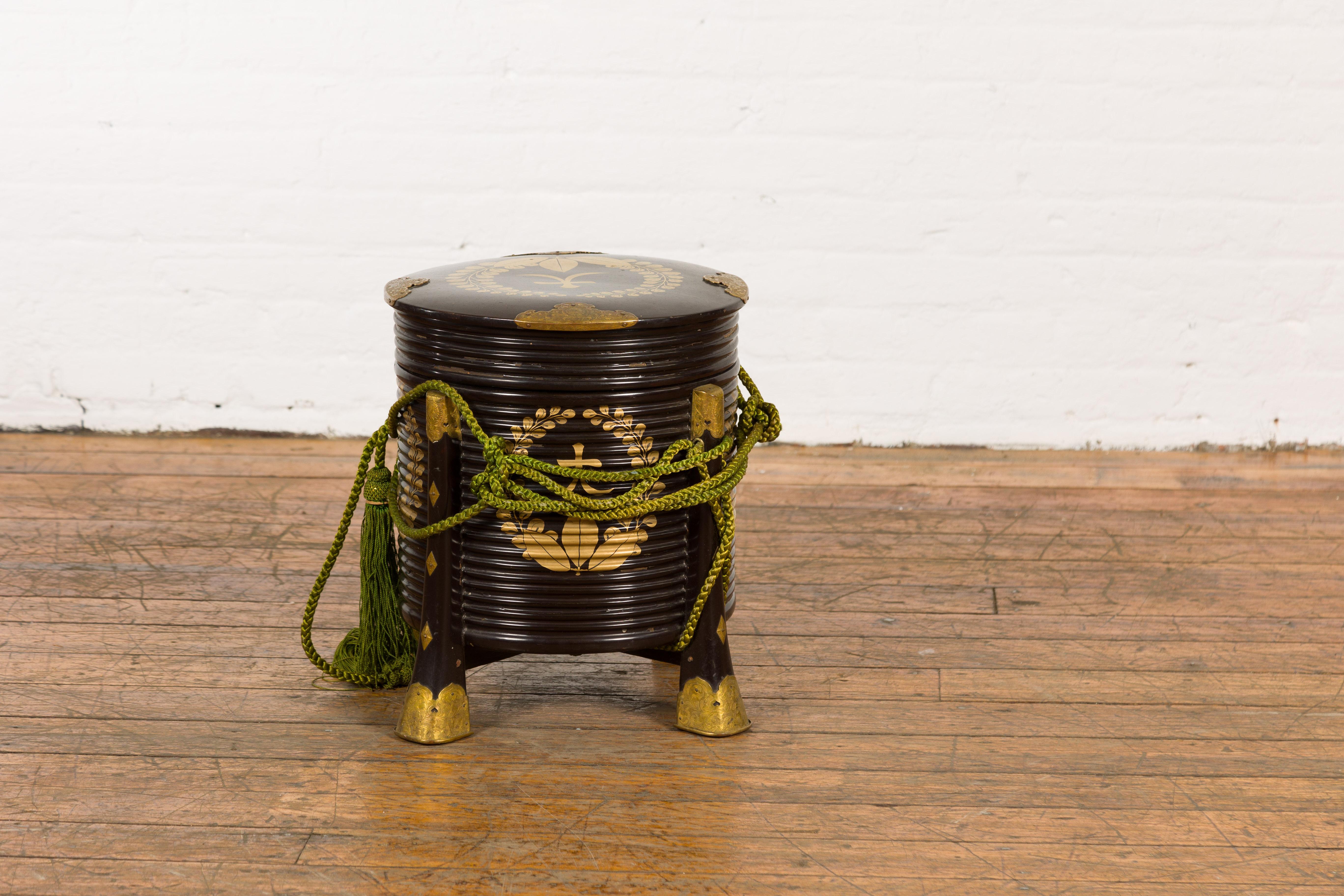 Japanese Meiji Period Hokai Lidded Box with Brass Accents and Original Rope For Sale 8