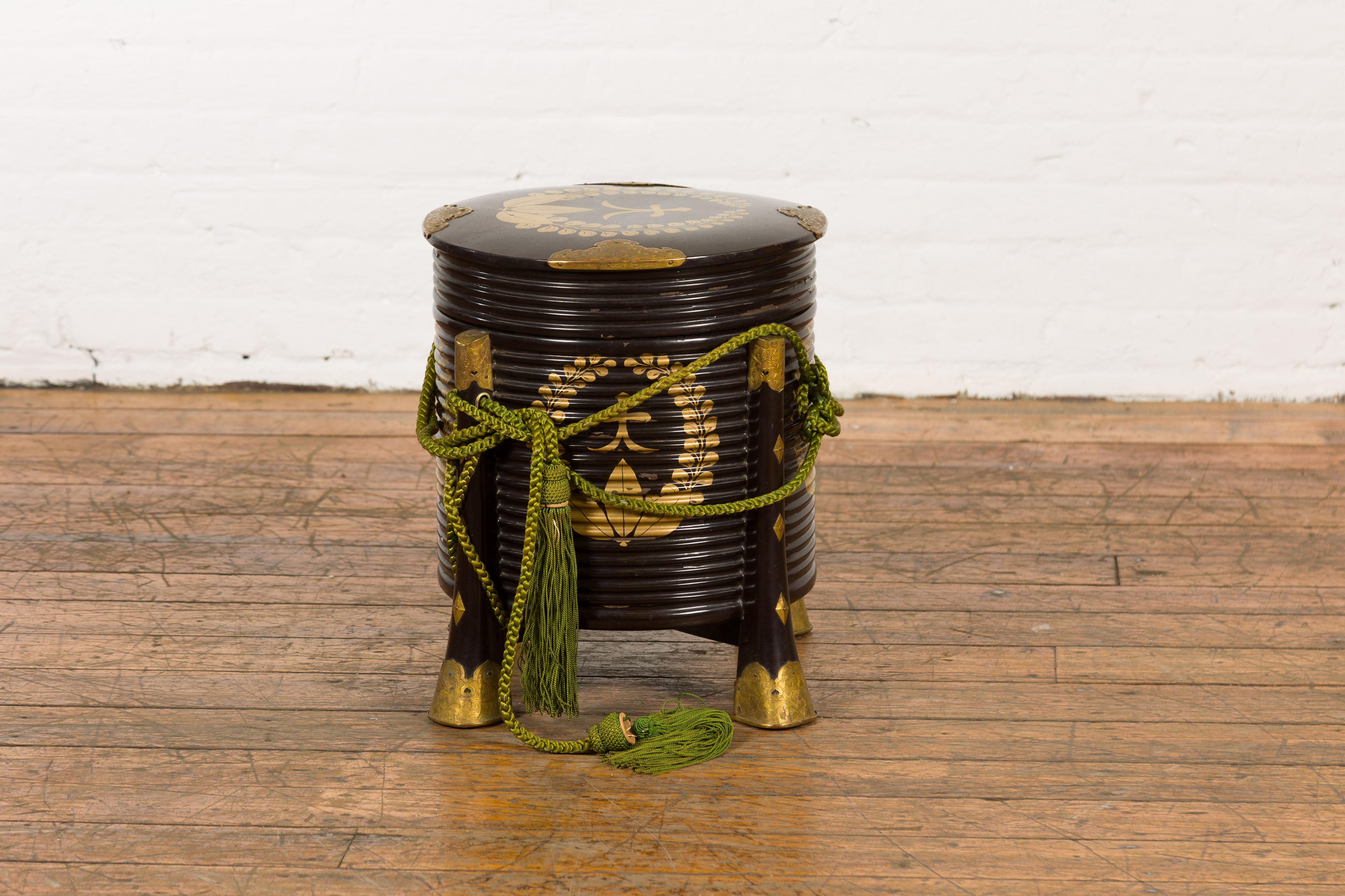 Japanese Meiji Period Hokai Lidded Box with Brass Accents and Original Rope For Sale 9