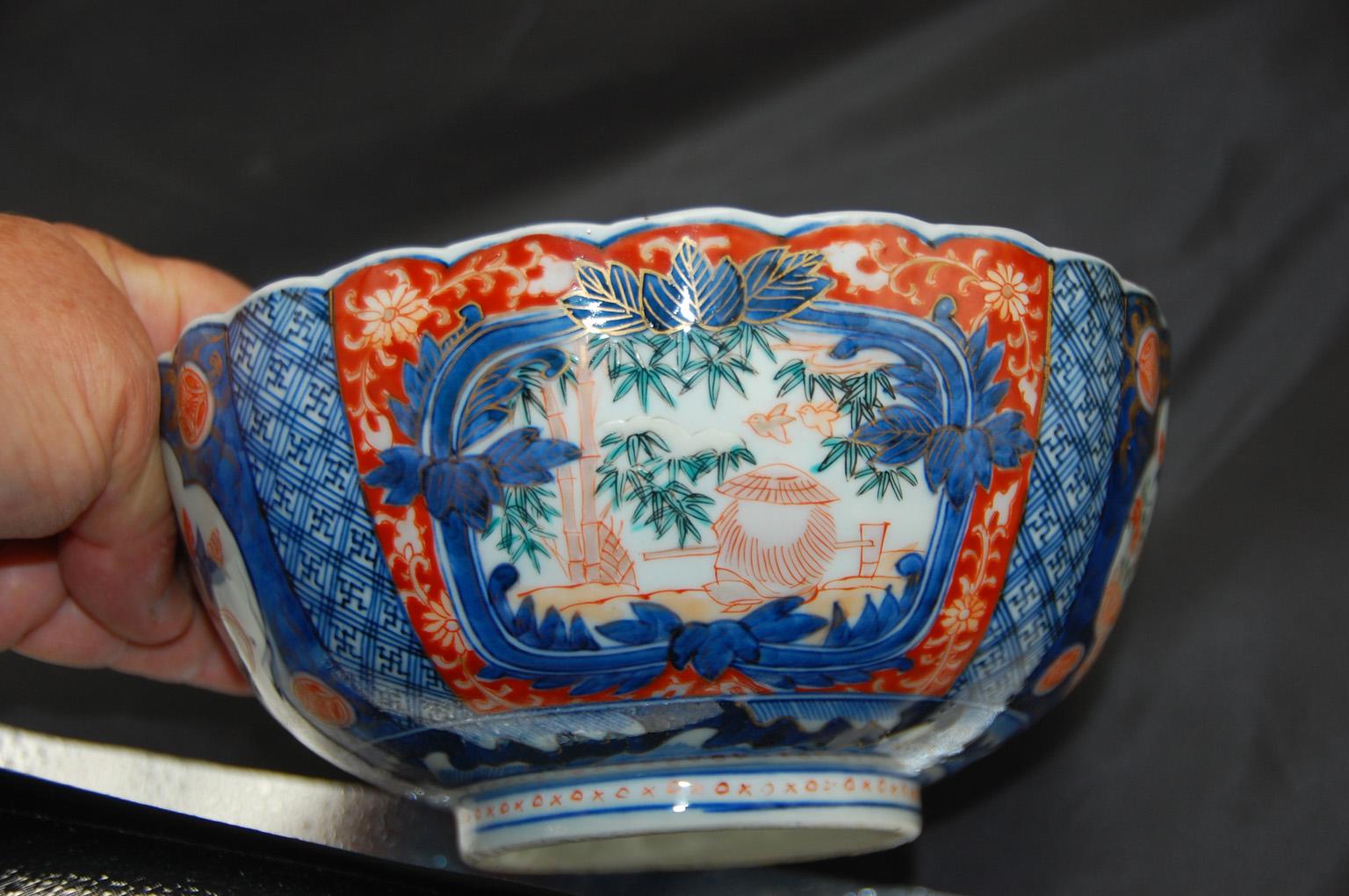 Japanese Meiji Period Imari Scalloped Bowl In Good Condition In Wells, ME