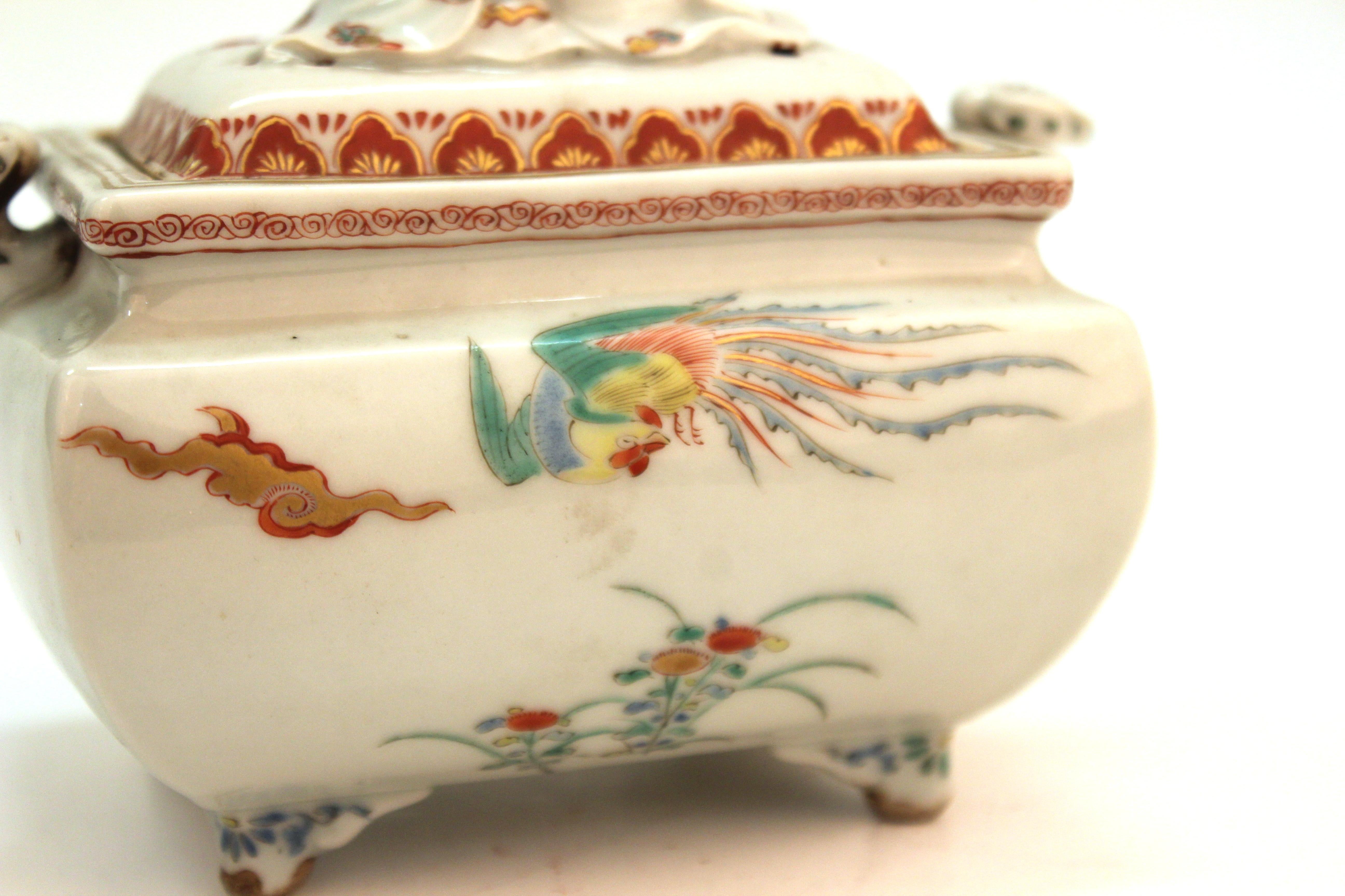 Japanese Meiji Period Kakiemon Porcelain Incense Burner of Daruma 6