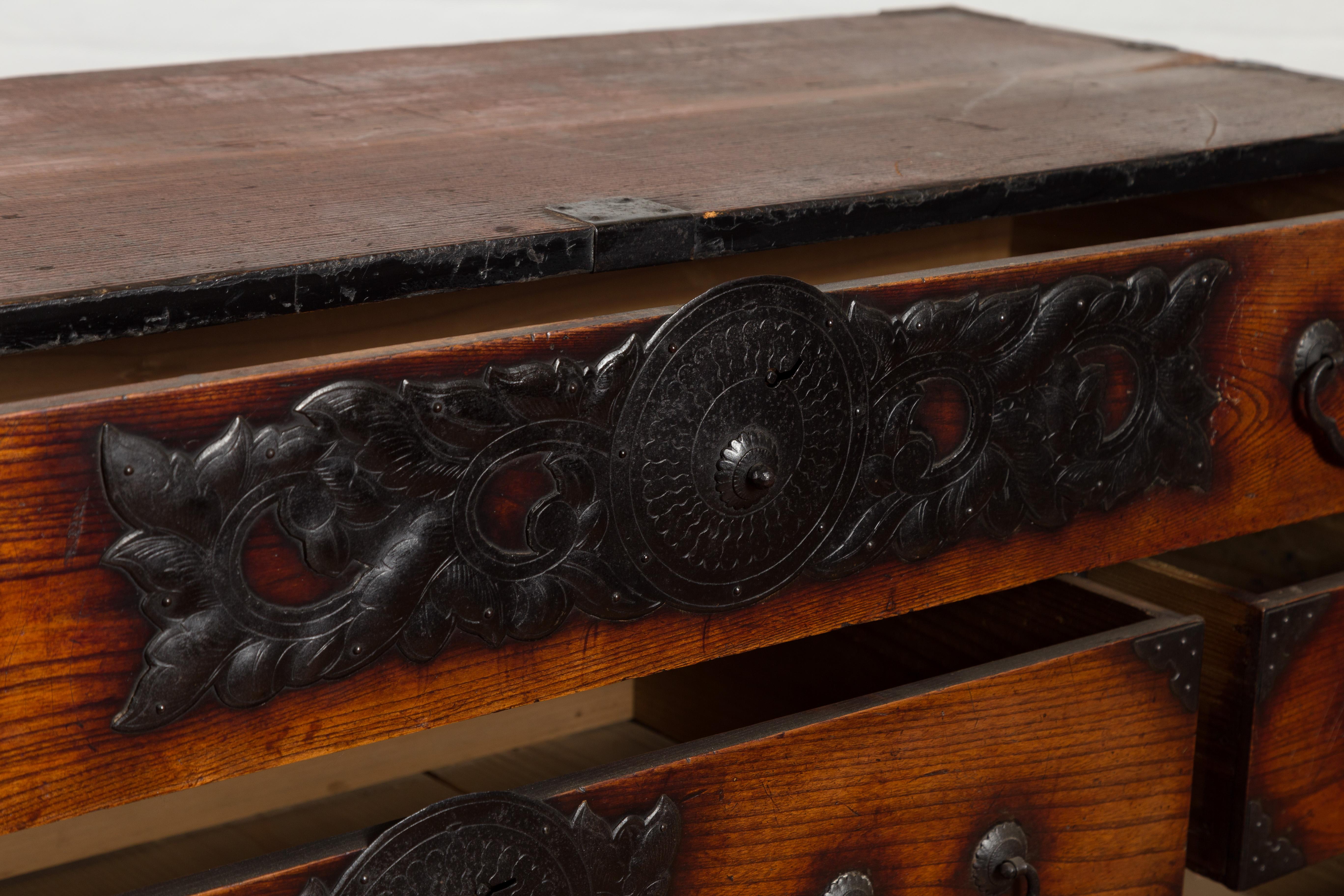 Japanese Meiji Period Keyaki Wood Tansu Clothing Chest in the Sendai Style For Sale 5