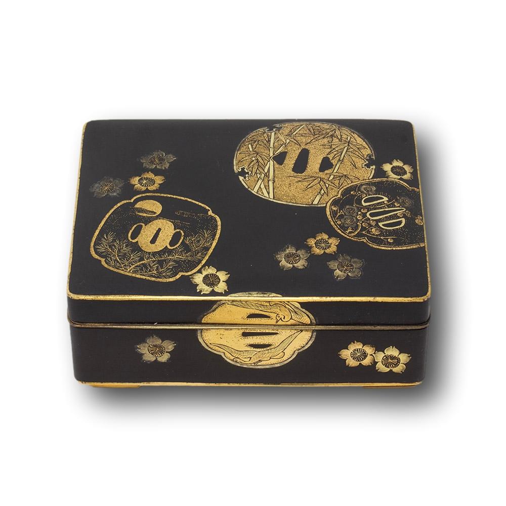 19th Century Japanese Meiji Period Komai Style Box and Dish Fujii Yoshitoyo For Sale