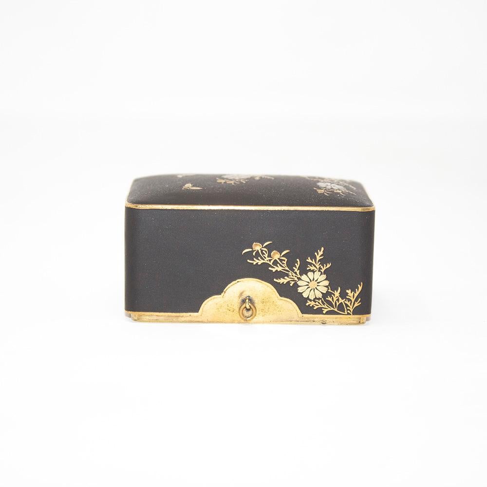 Inlay Japanese Meiji Period Komai Style Damascene Box