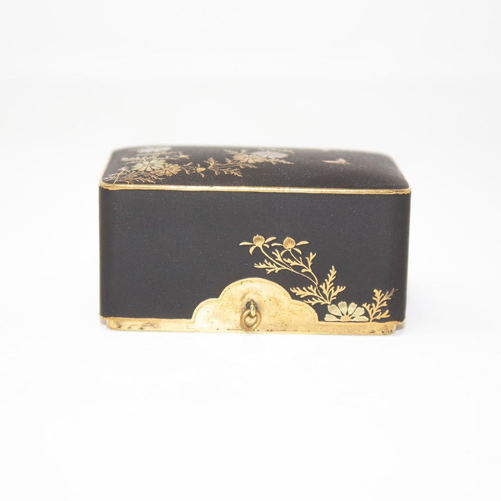 Early 20th Century Japanese Meiji Period Komai Style Damascene Box