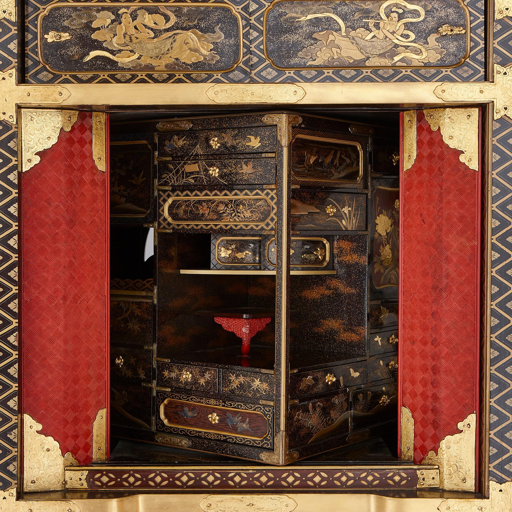 Japanese Meiji Period Lacquer Maki-E Cabinet 2
