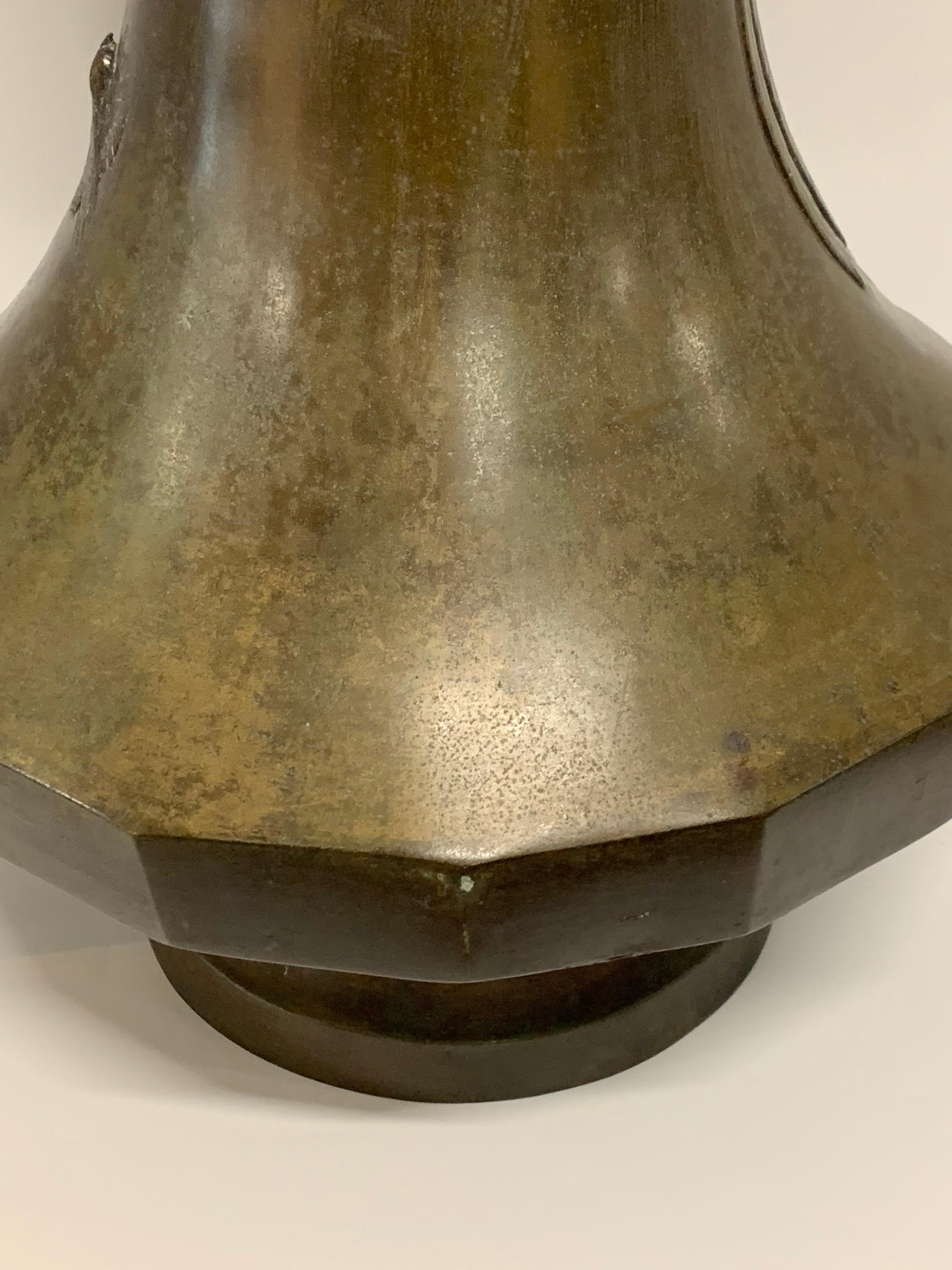 Japanese Meiji Period Large Bronze Vessel For Sale 7