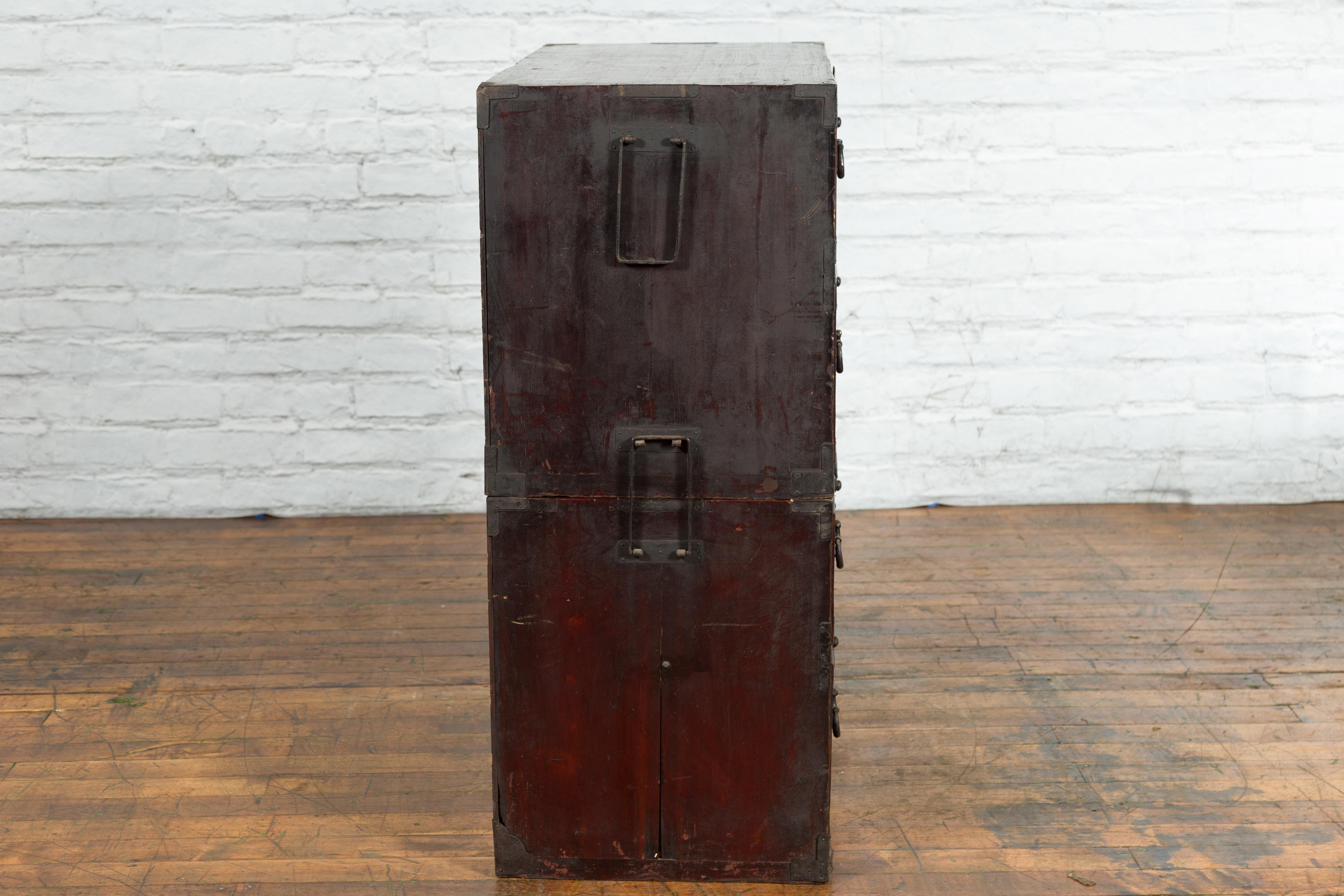 Japanese Meiji Period Late 19th Century Isho-Dansu Chest with Iron Hardware For Sale 6