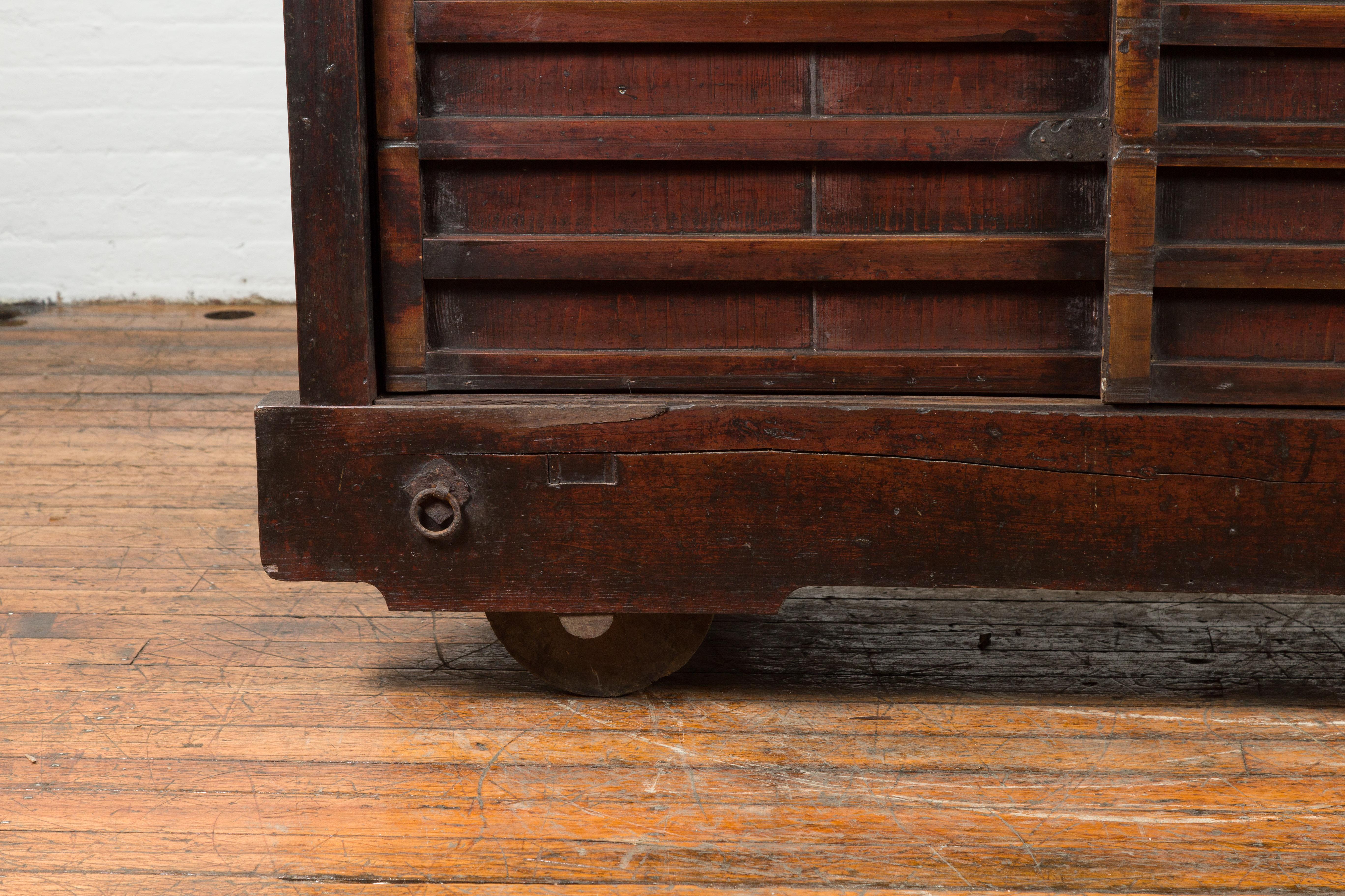 Japanese Meiji Period Late 19th Century Merchant's Chest Mounted on Wheels For Sale 2