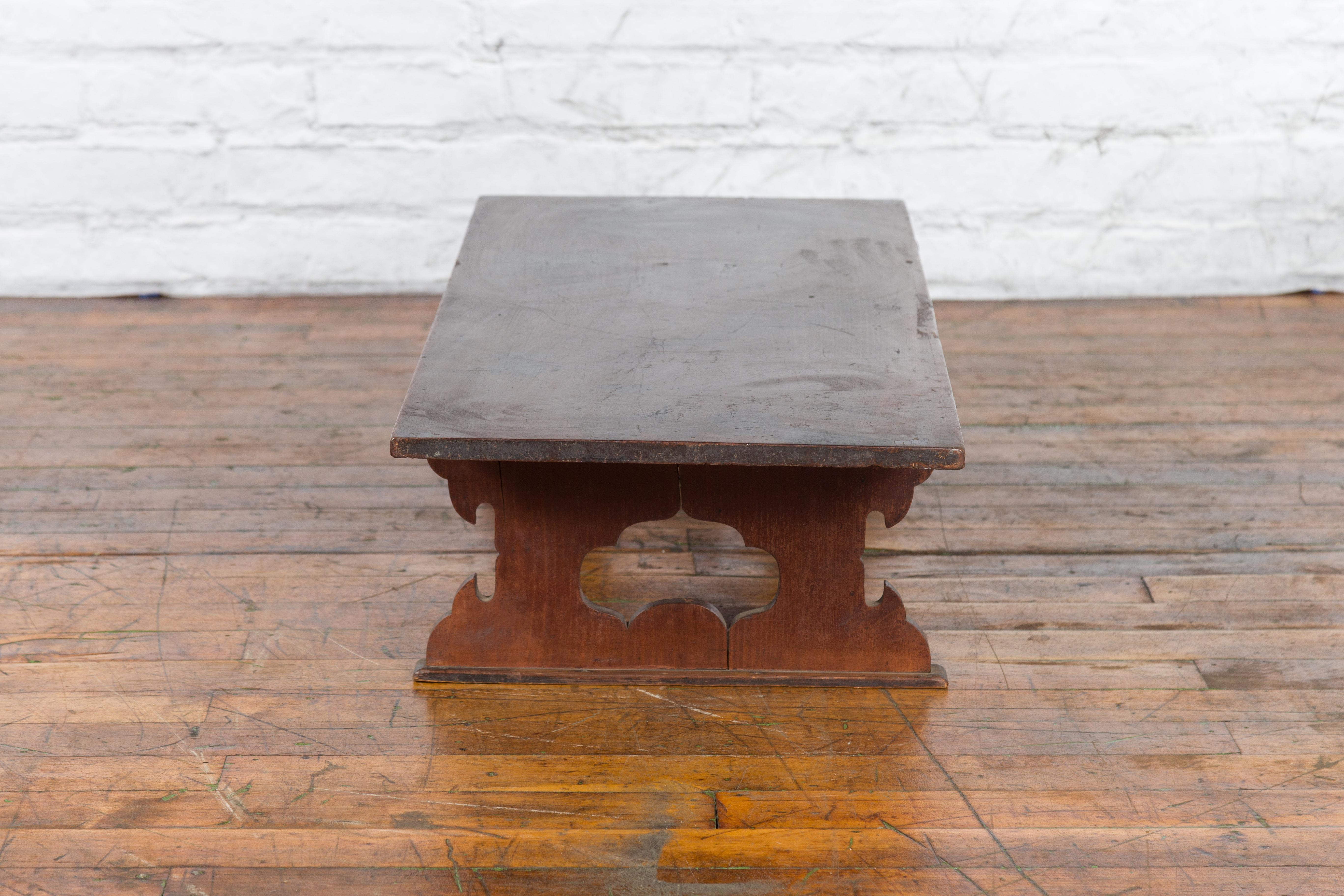Japanese Meiji Period Low Table with Recessed Legs and Open Carved Cutout Legs For Sale 1