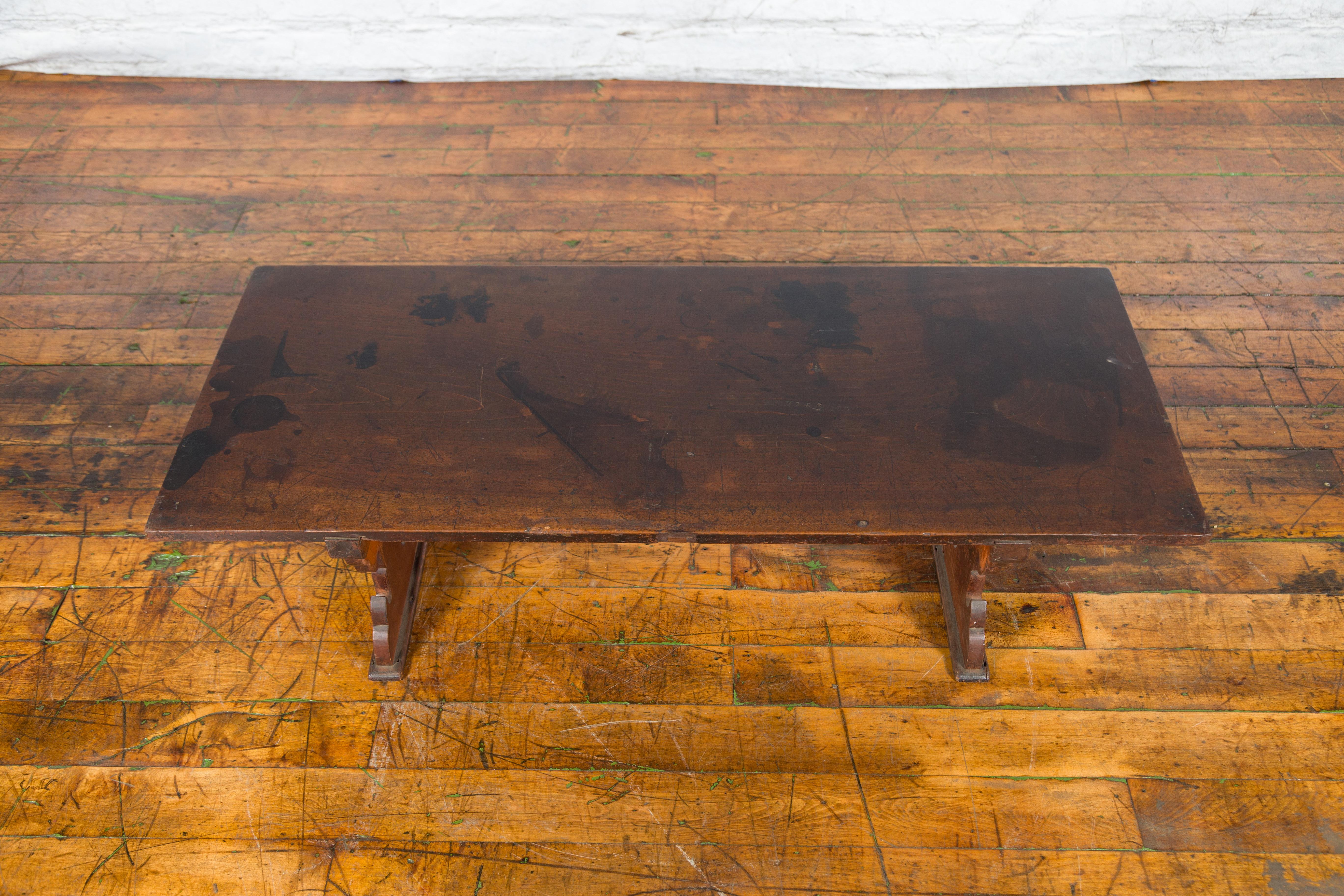 Japanese Meiji Period Low Table with Recessed Legs and Open Carved Cutout Legs For Sale 2