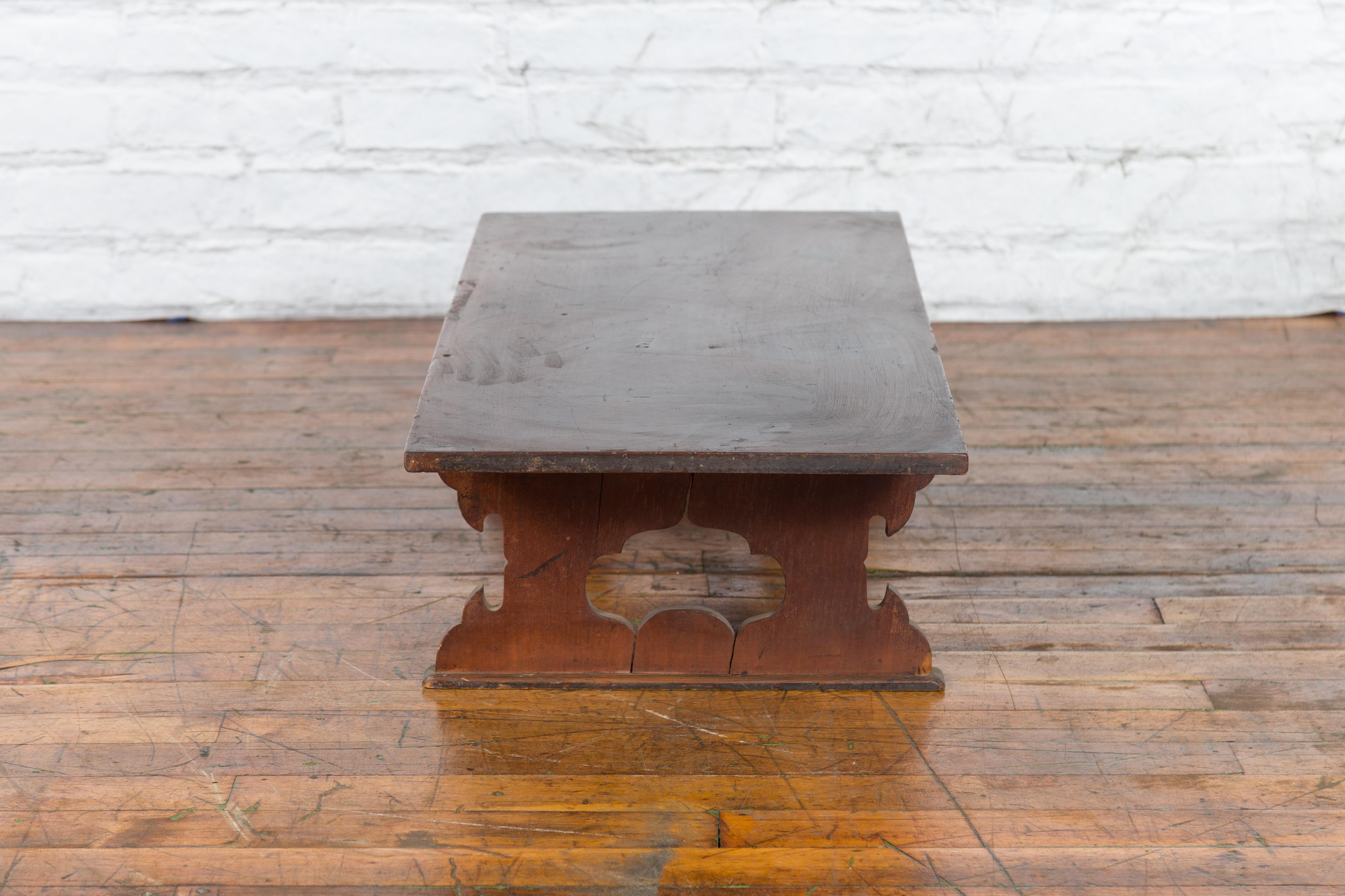 Japanese Meiji Period Low Table with Recessed Legs and Open Carved Cutout Legs For Sale 4