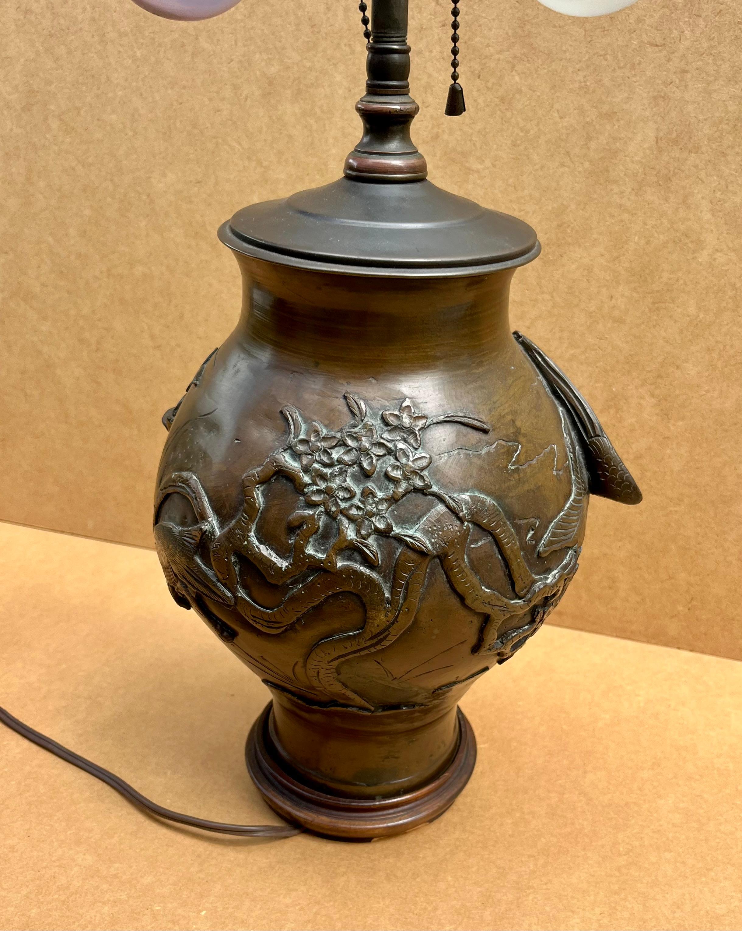 Lampada convertita in vaso a balaustro giapponese del periodo Meiji. in vendita 1