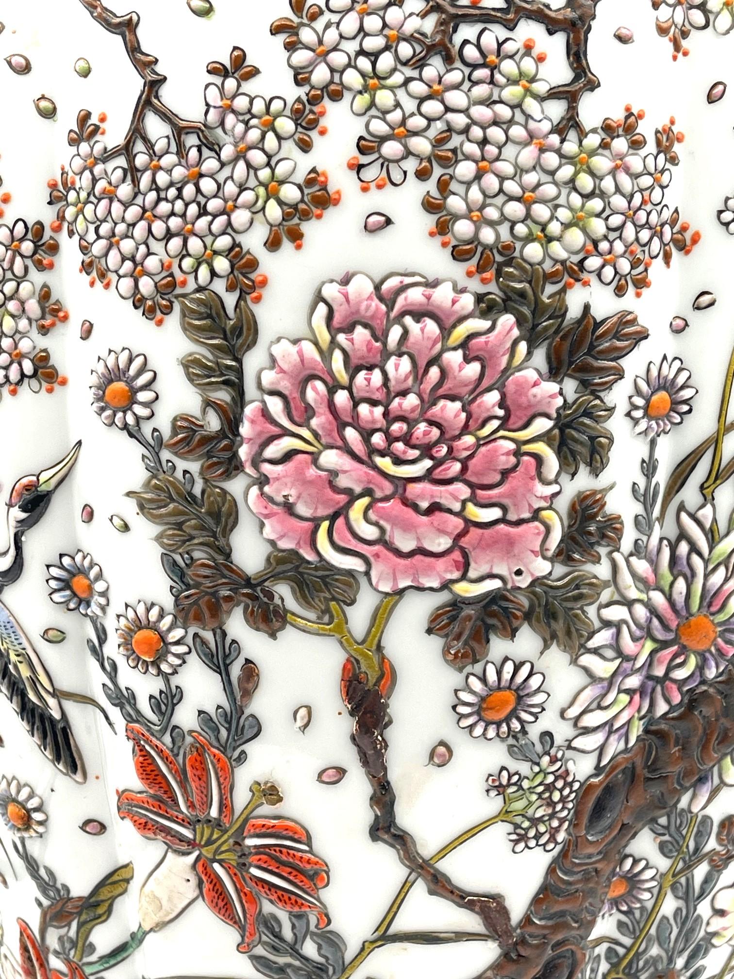 Vaso in porcellana giapponese del periodo Meiji di Shimazu Gyokuzan, 1890 ca. 1890 In condizioni buone in vendita a New York, NY