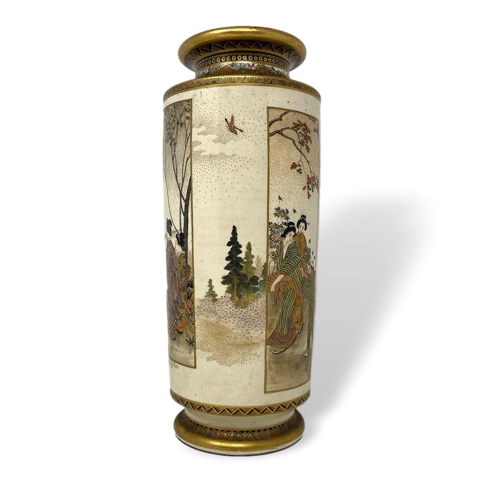 Japanese Meiji Period Satsuma Sleeve Vase Signed Kizan In Good Condition In Newark, England