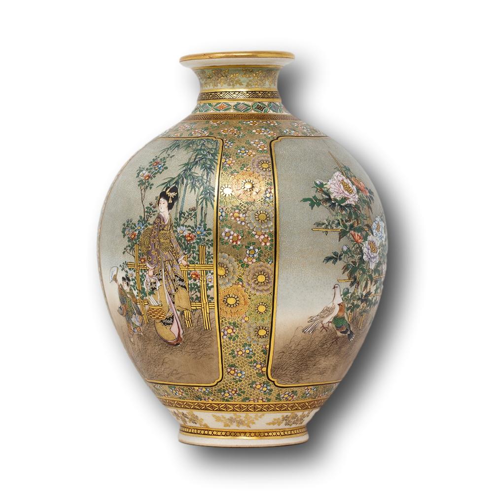 Hand-Crafted Japanese Meiji Period Satsuma Vase by Kinkozan For Sale