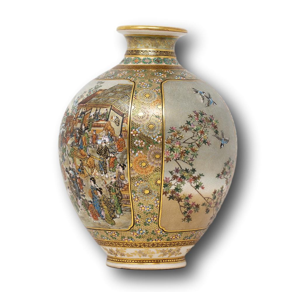 Japanese Meiji Period Satsuma Vase by Kinkozan For Sale 1