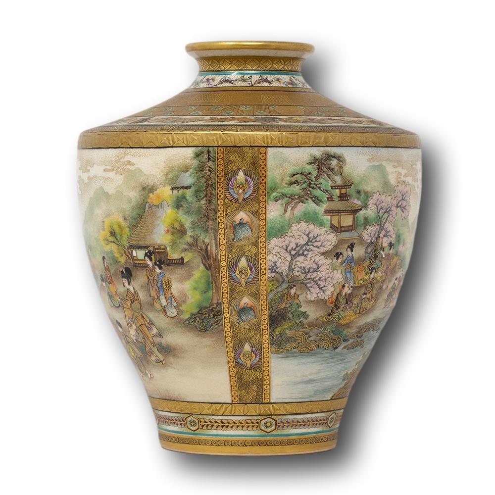 Japanese Meiji Period Satsuma Vase Painted by Ryozan for the Yasuda Company In Good Condition For Sale In Newark, England