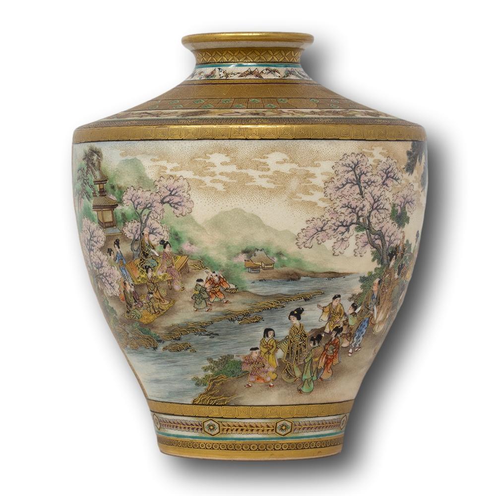 Early 20th Century Japanese Meiji Period Satsuma Vase Painted by Ryozan for the Yasuda Company For Sale