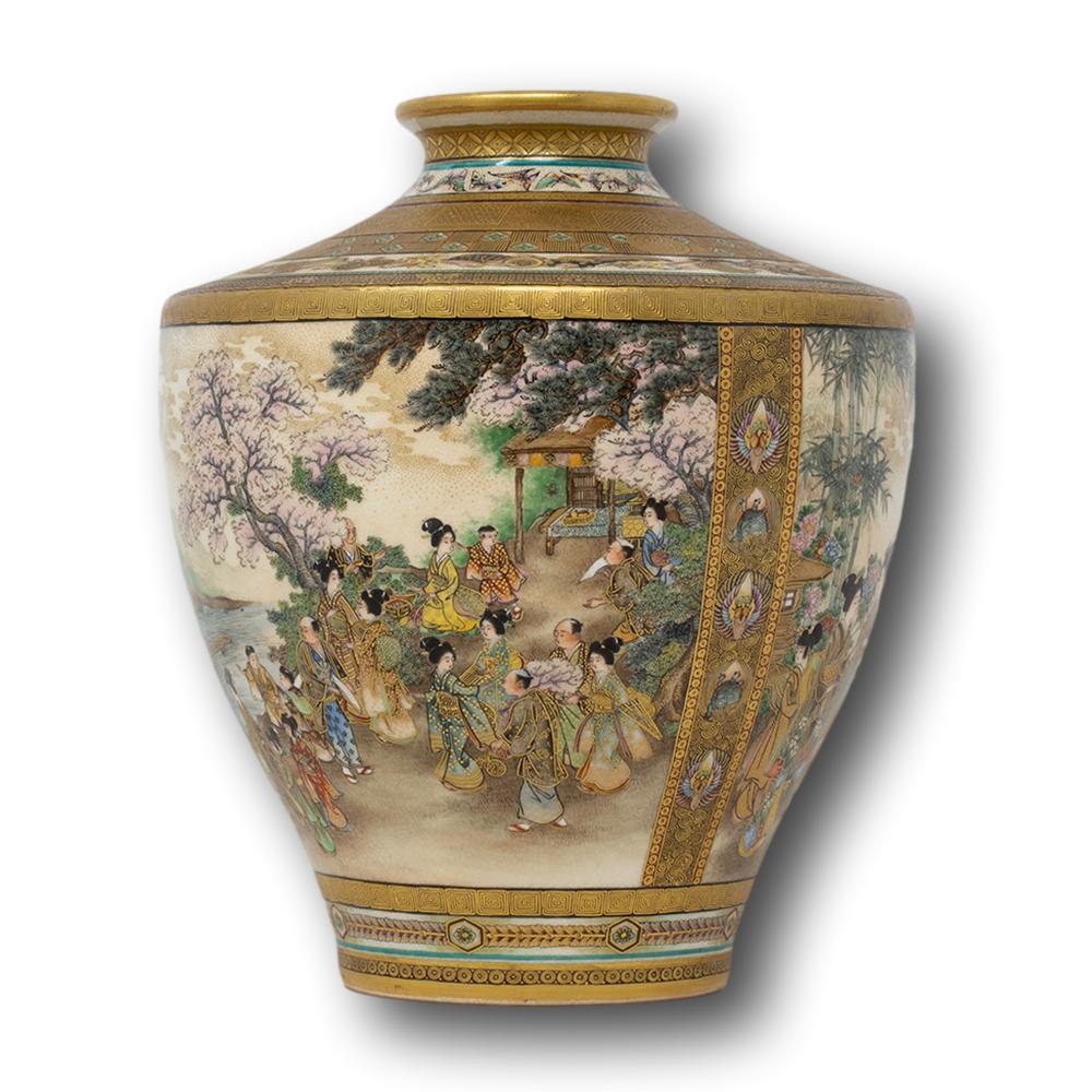 Japanese Meiji Period Satsuma Vase Painted by Ryozan for the Yasuda Company For Sale 1