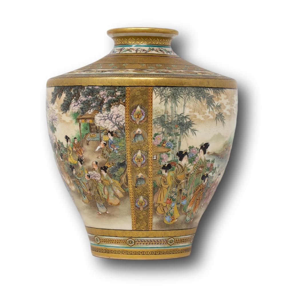 Japanese Meiji Period Satsuma Vase Painted by Ryozan for the Yasuda Company For Sale 2