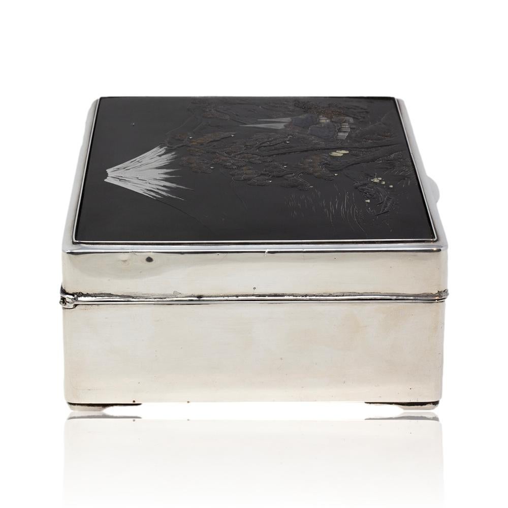 Caja Decorativa Japonesa para Puros de Plata y Metales Mixtos del Periodo Meiji de Hidekuni en venta 1