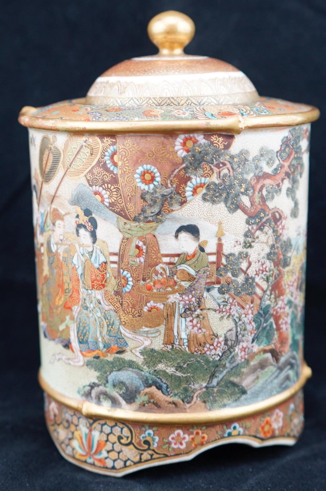 Pot scénique japonais couvert Meiji Satsuma Bon état - En vente à Gainesville, FL