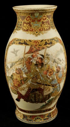 Vase japonais Meiji Satsuma Imposant et finement décoré