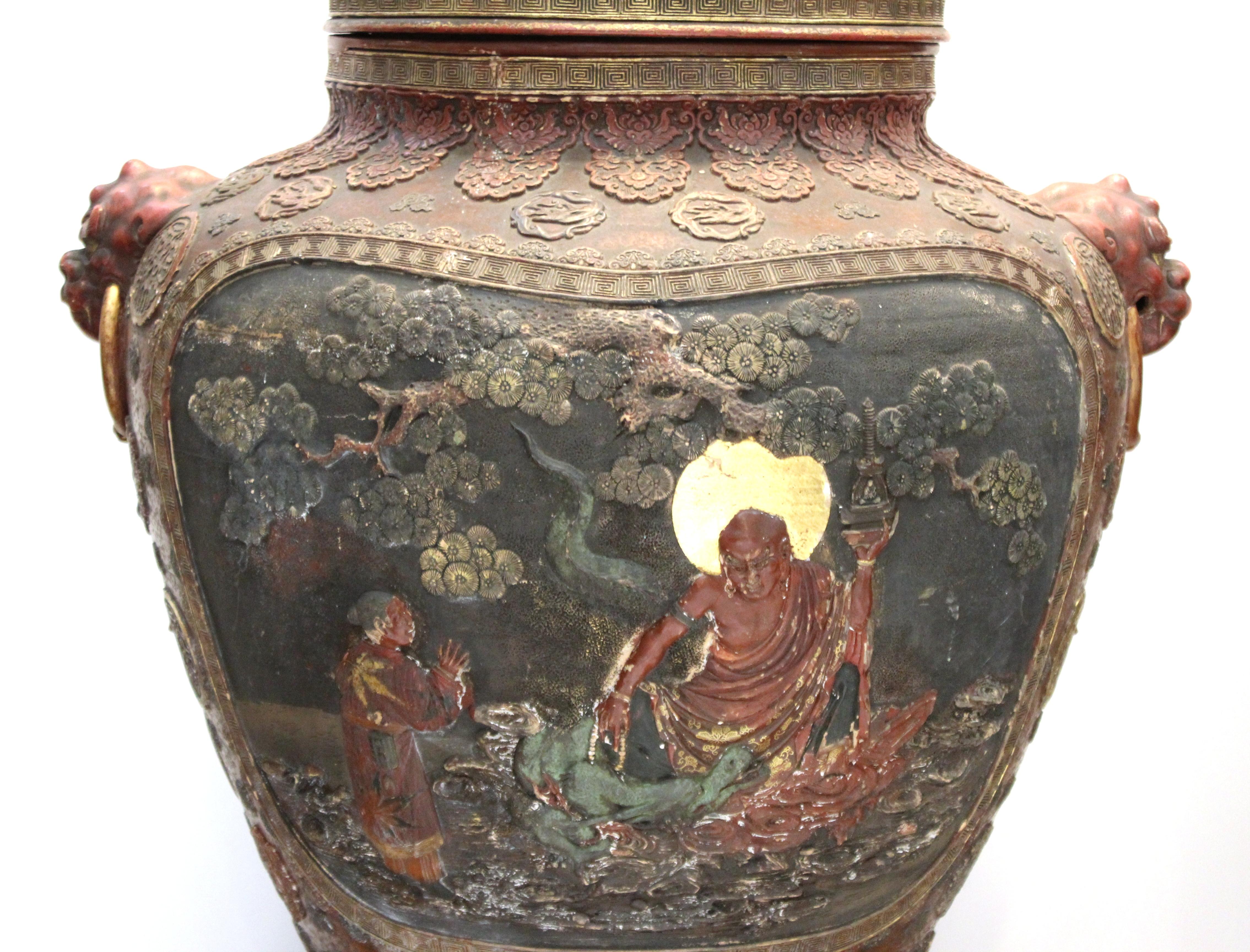 Japanese Meiji Satsuma Polychrome Monumental Lidded Vase on Stand In Good Condition In Astoria, NY