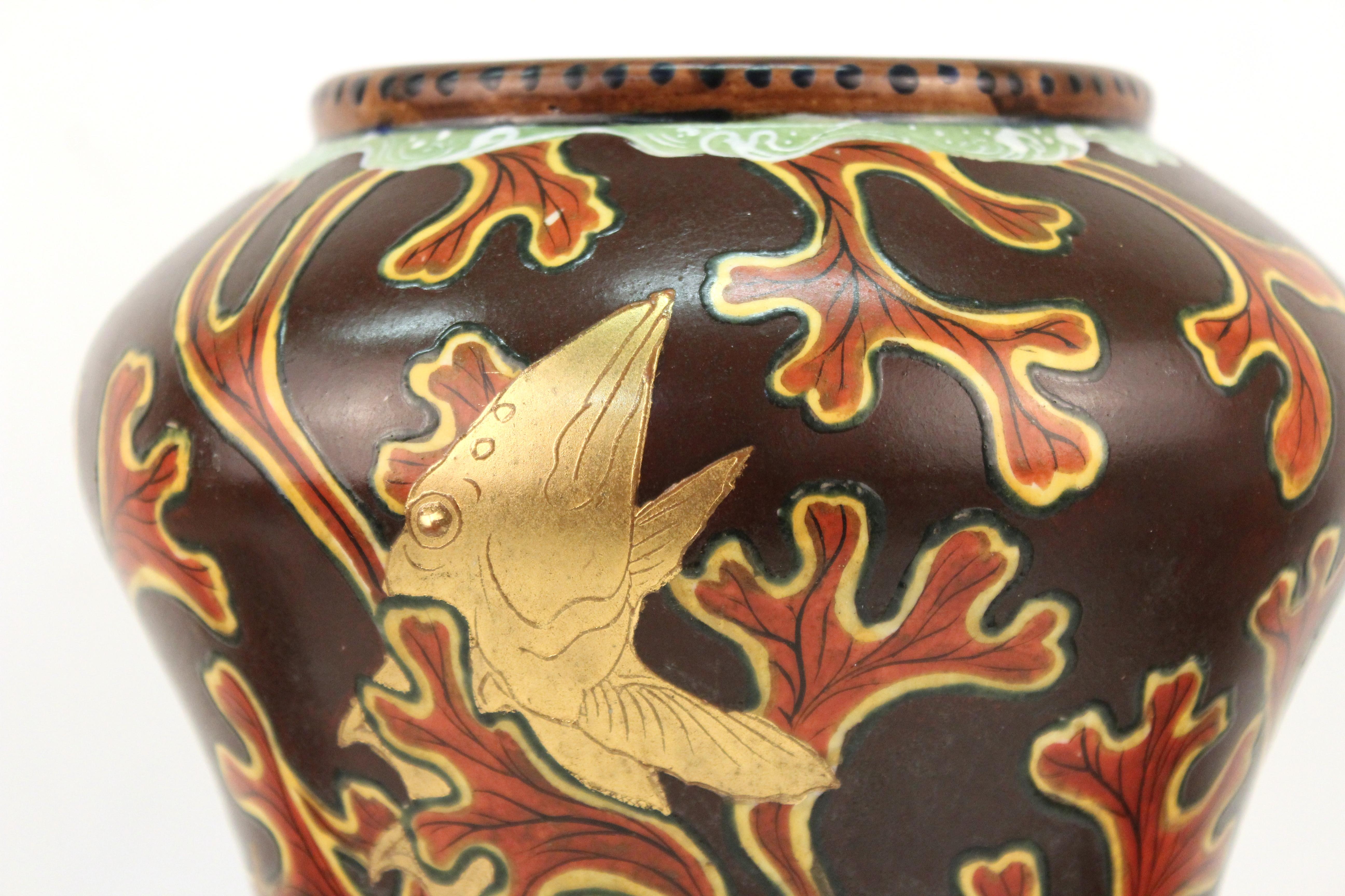 Early 20th Century Japanese Meiji Satsuma Vase in Lacquered Porcelain with Golden Fish Motif For Sale
