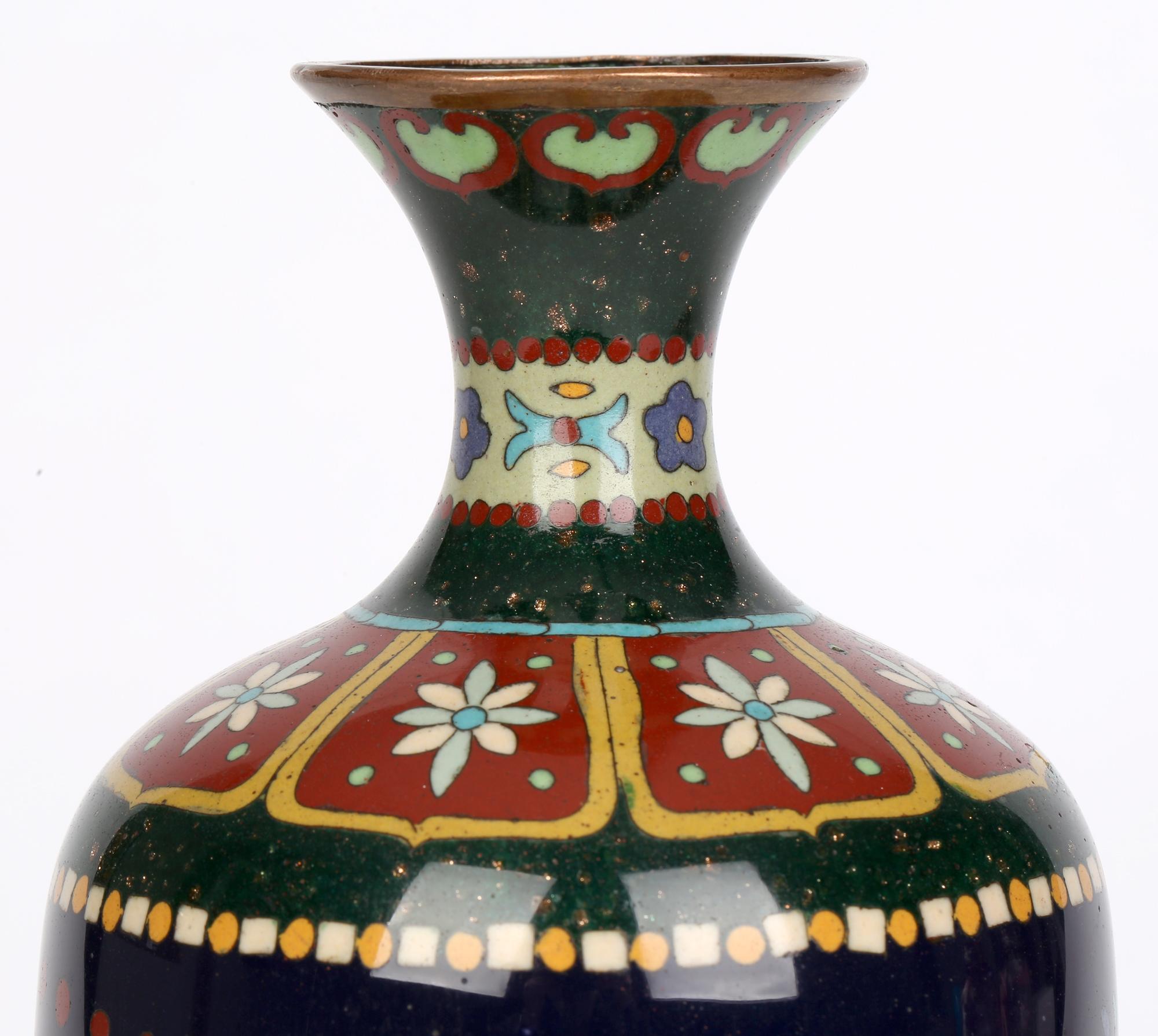 Japanese Meiji Scrolling Floral Design Cloisonne Vase In Good Condition In Bishop's Stortford, Hertfordshire