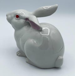Japanese Meiji-Taisho Period Kutani Porcelain Figurine of a Rabbit, Circa 1920