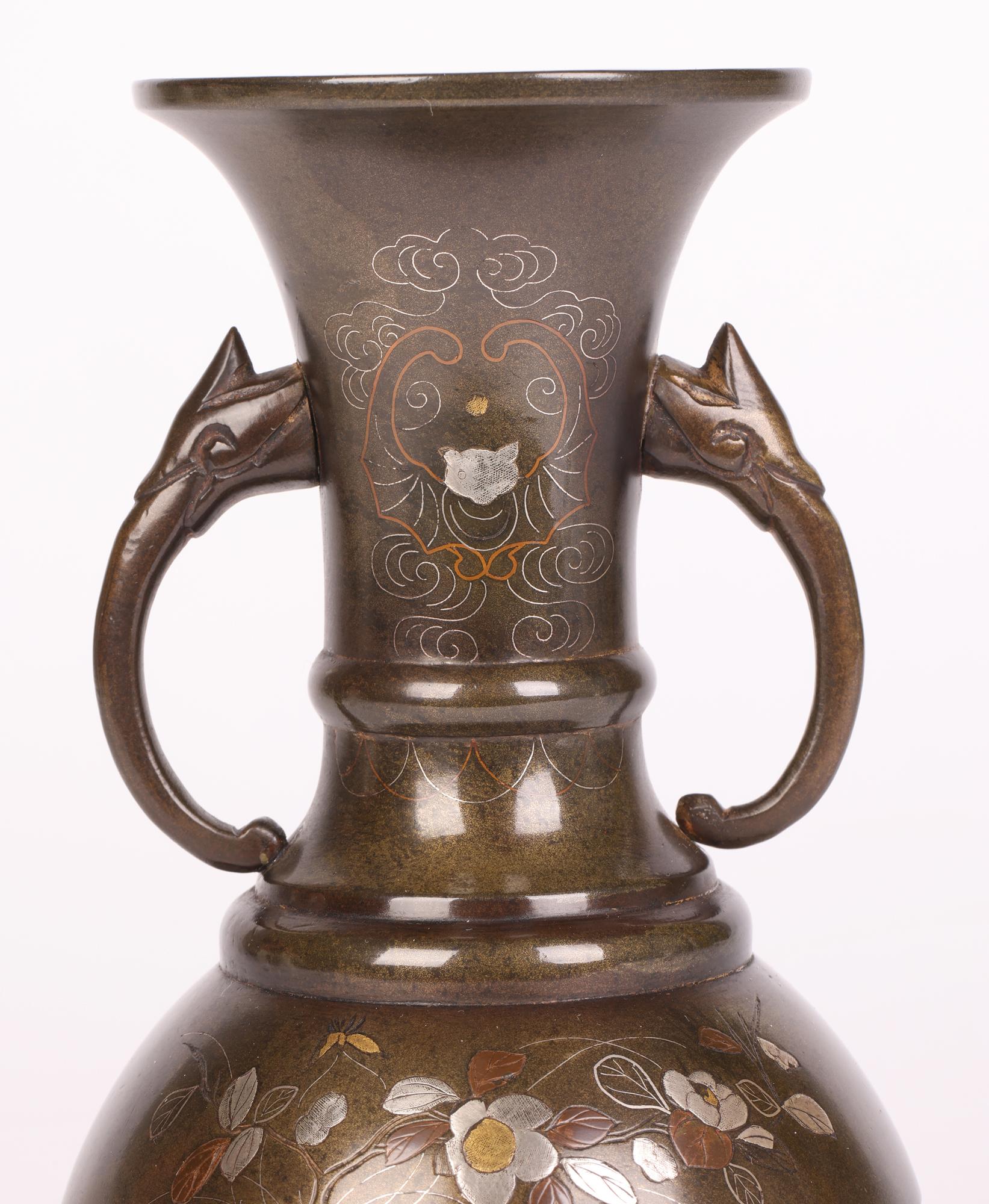 Japanische Meiji-Vase mit zwei Henkeln aus Bronze mit Silber-, Messing- und Kupferintarsien im Angebot 12