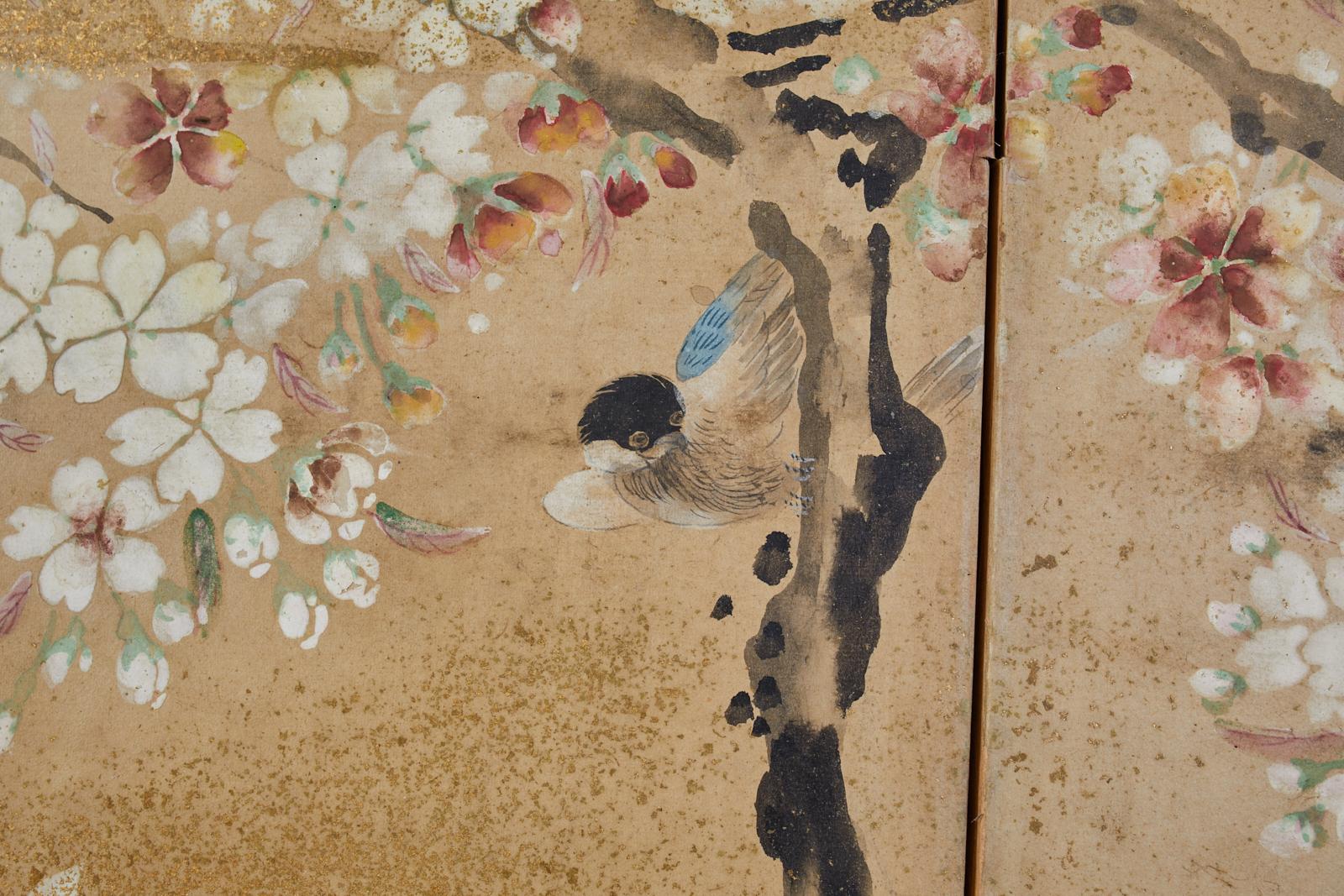 Paravent japonais Meiji à deux panneaux Oiseaux chanteurs en Sakura en vente 7