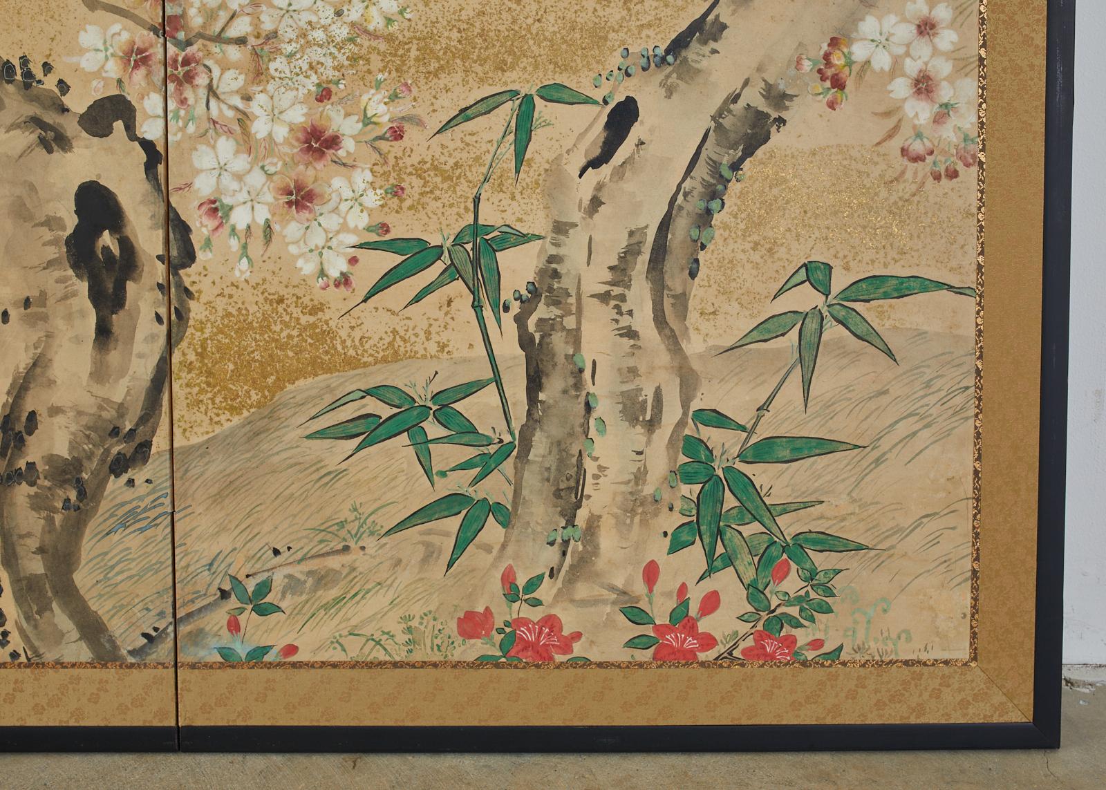 Japanische japanische Meiji-Raumteiler-Songvogel in Sakura mit zwei Tafeln im Zustand „Gut“ im Angebot in Rio Vista, CA