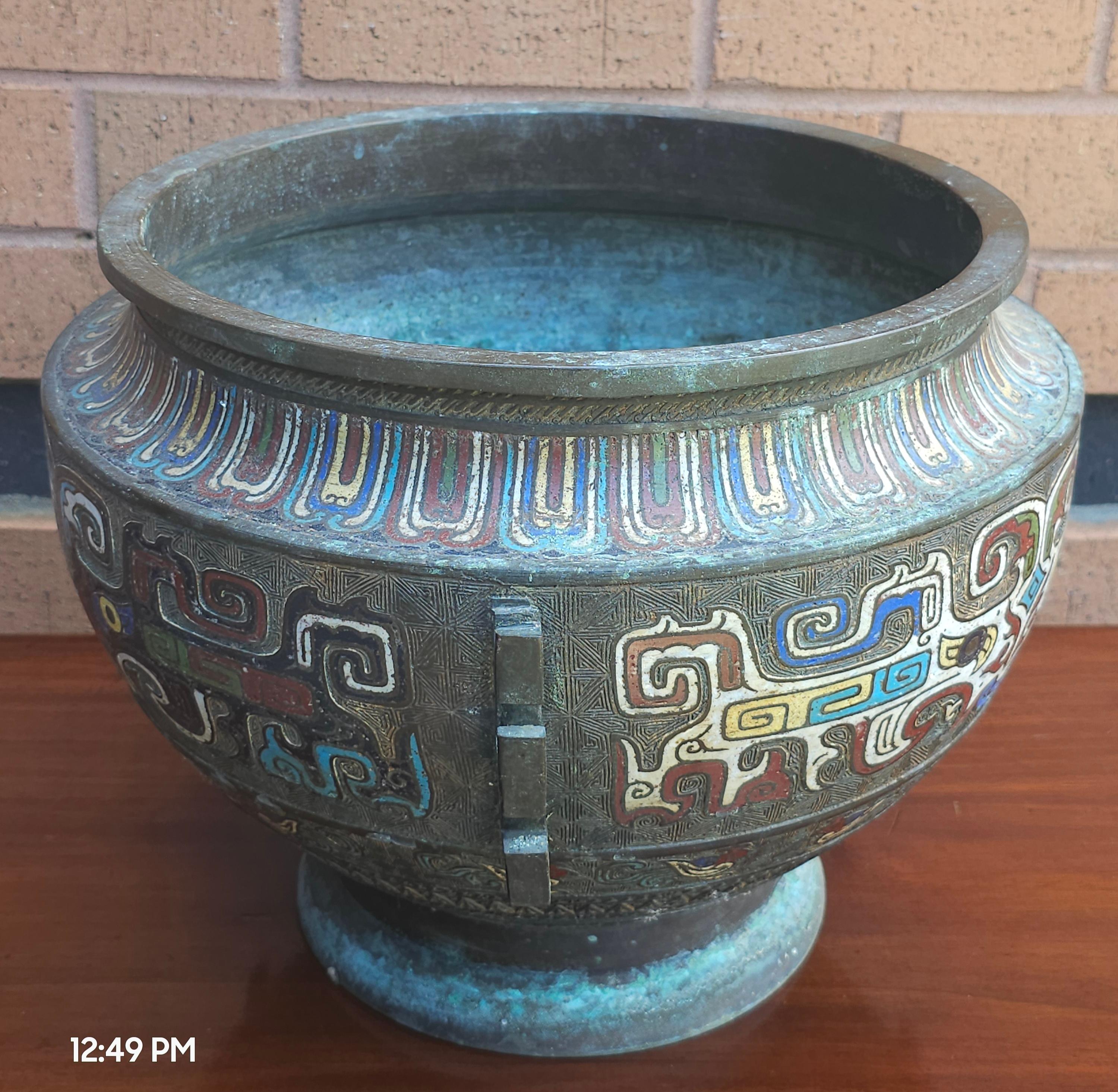 Japonais Jardinière japonaise zoomorphe Meiji champlevée en bronze émaillé, vers 1870 en vente