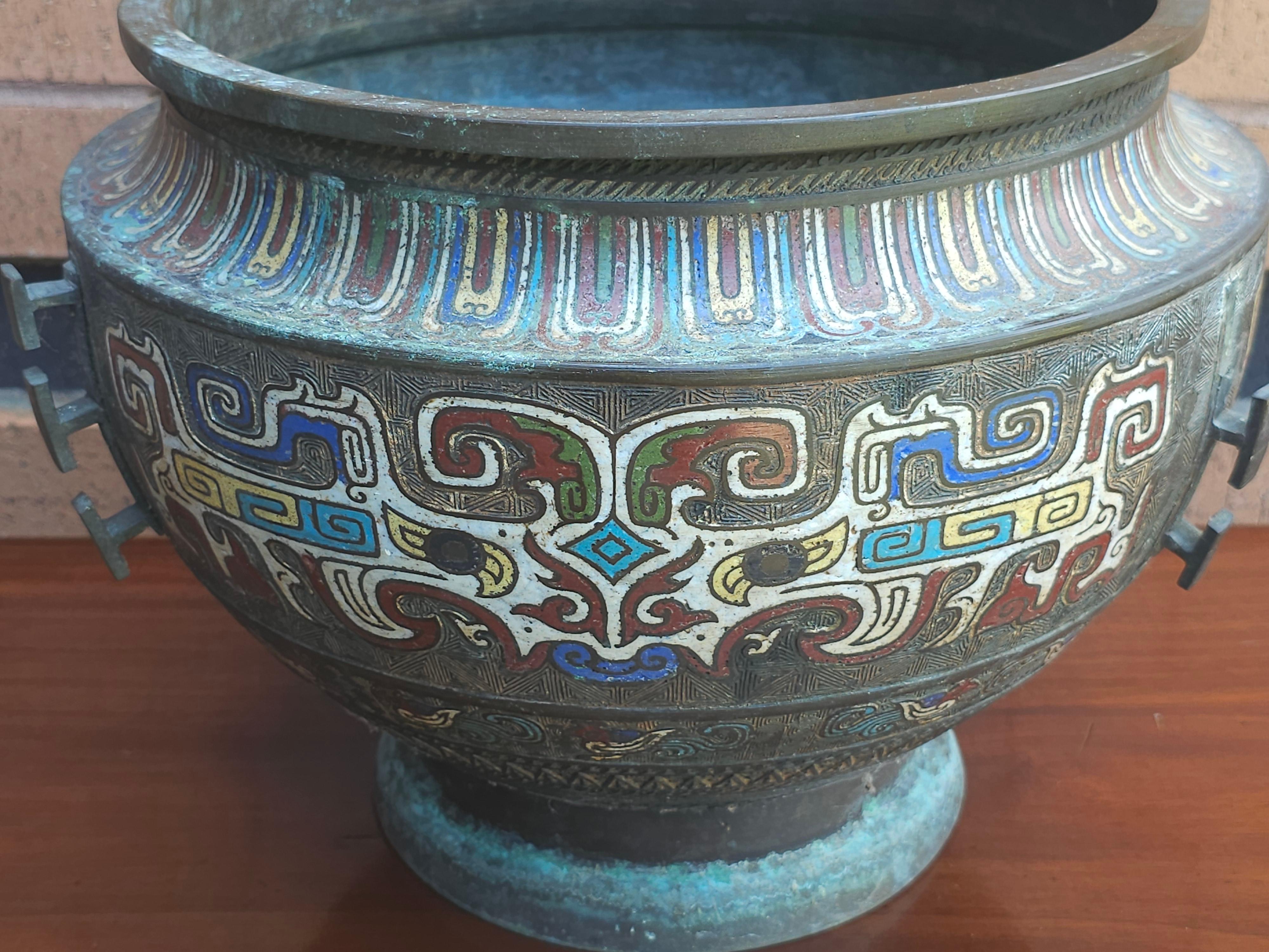 XIXe siècle Jardinière japonaise zoomorphe Meiji champlevée en bronze émaillé, vers 1870 en vente