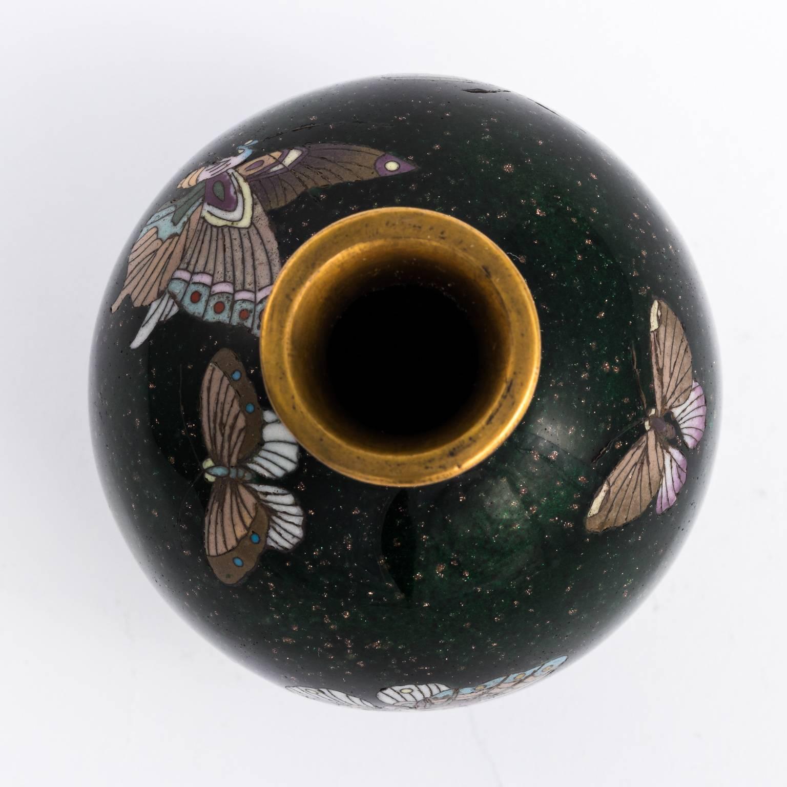 Japanese Meji Period Cloisonne Vase For Sale 3