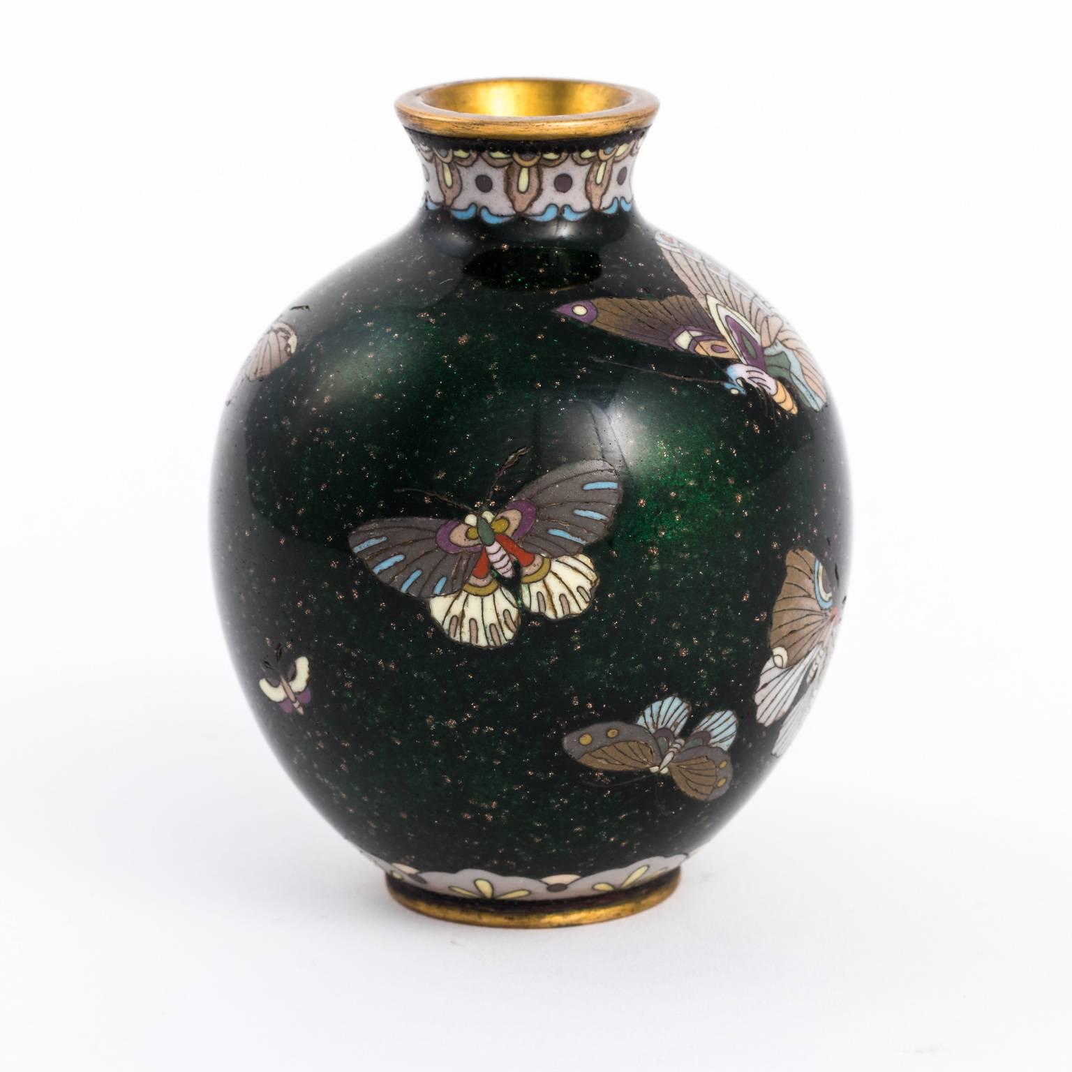 Early 20th Century Japanese Meji Period Cloisonne Vase For Sale