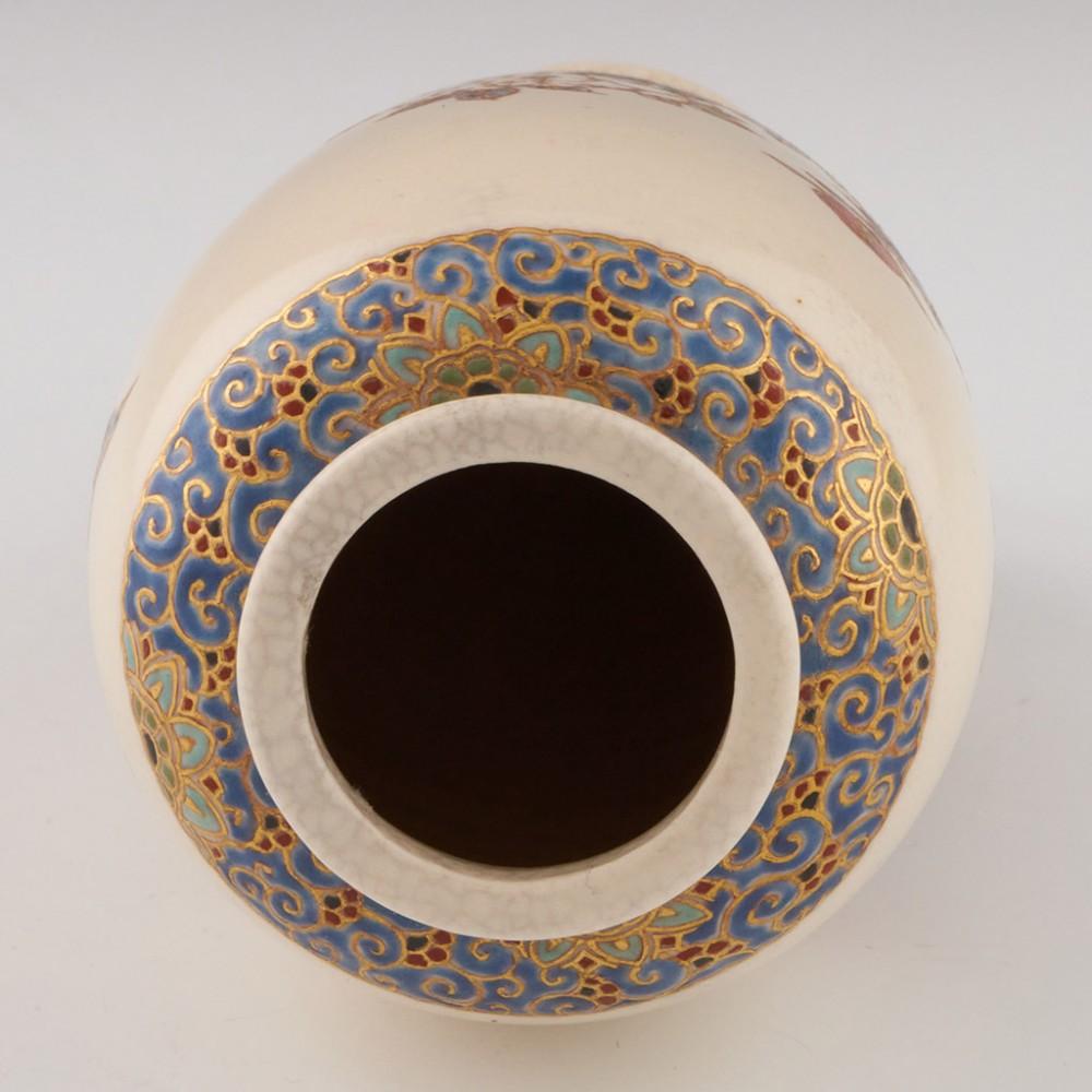 Japanese Meji Period Satsuma Vase c1885 For Sale 2