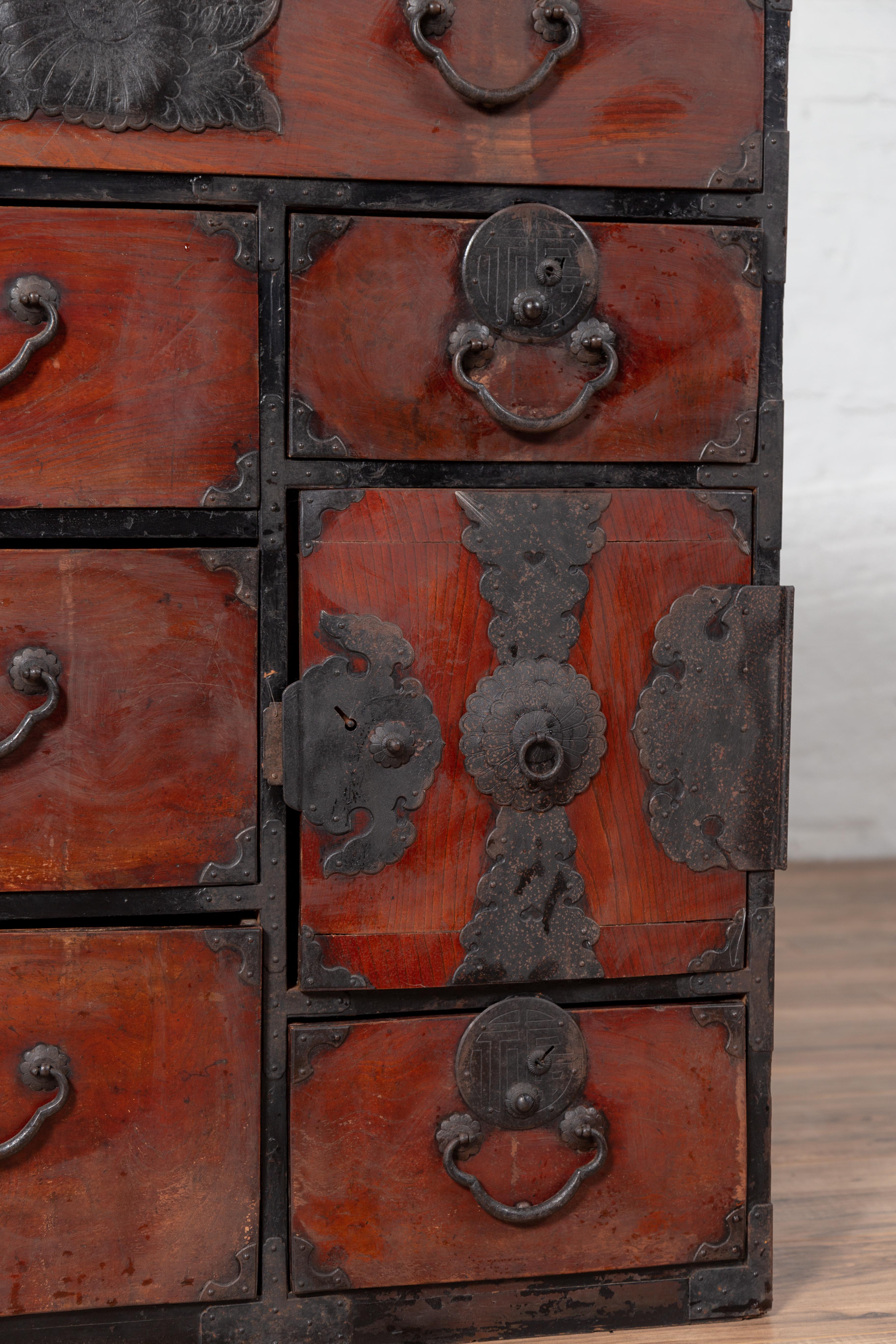 Japanese Meiji Period Tansu Chest in the Sendai Dansu Style Made of Keyaki Wood For Sale 2