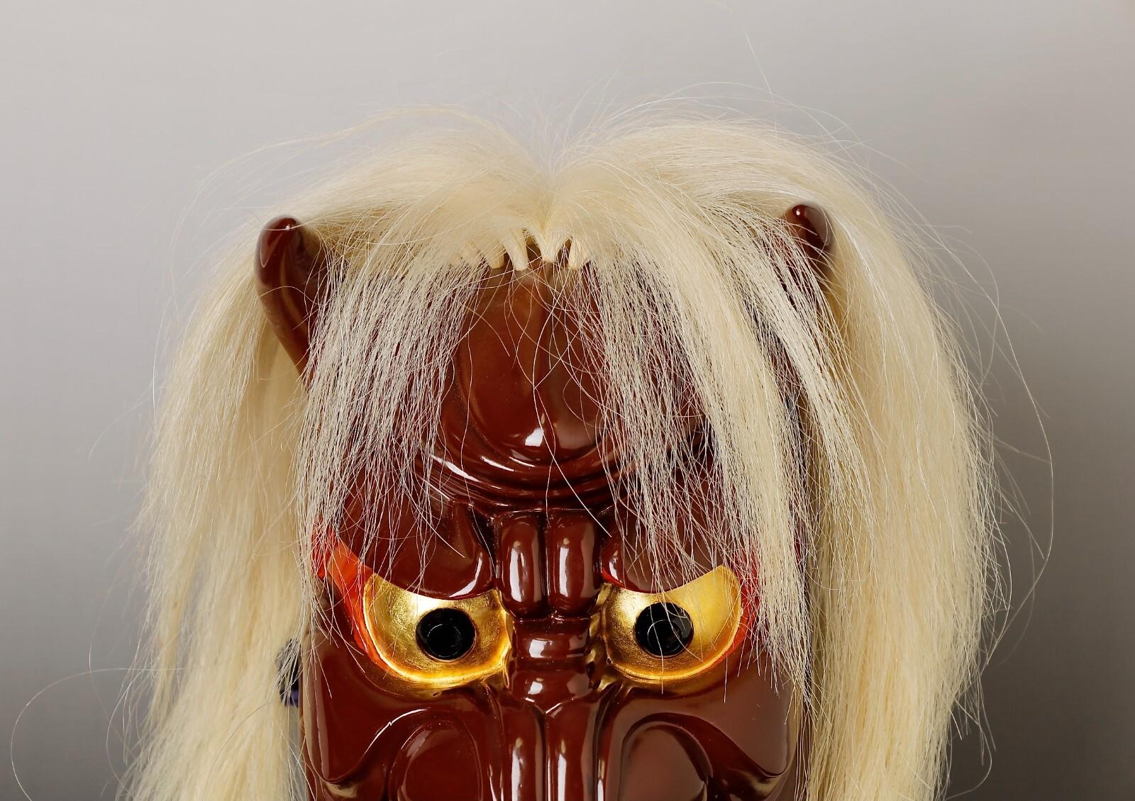 Japanische Menburyu-Maske: Fūryū-Charakter, signiert von Meisterschnitzer Kajiwara Ichiry (20. Jahrhundert) im Angebot