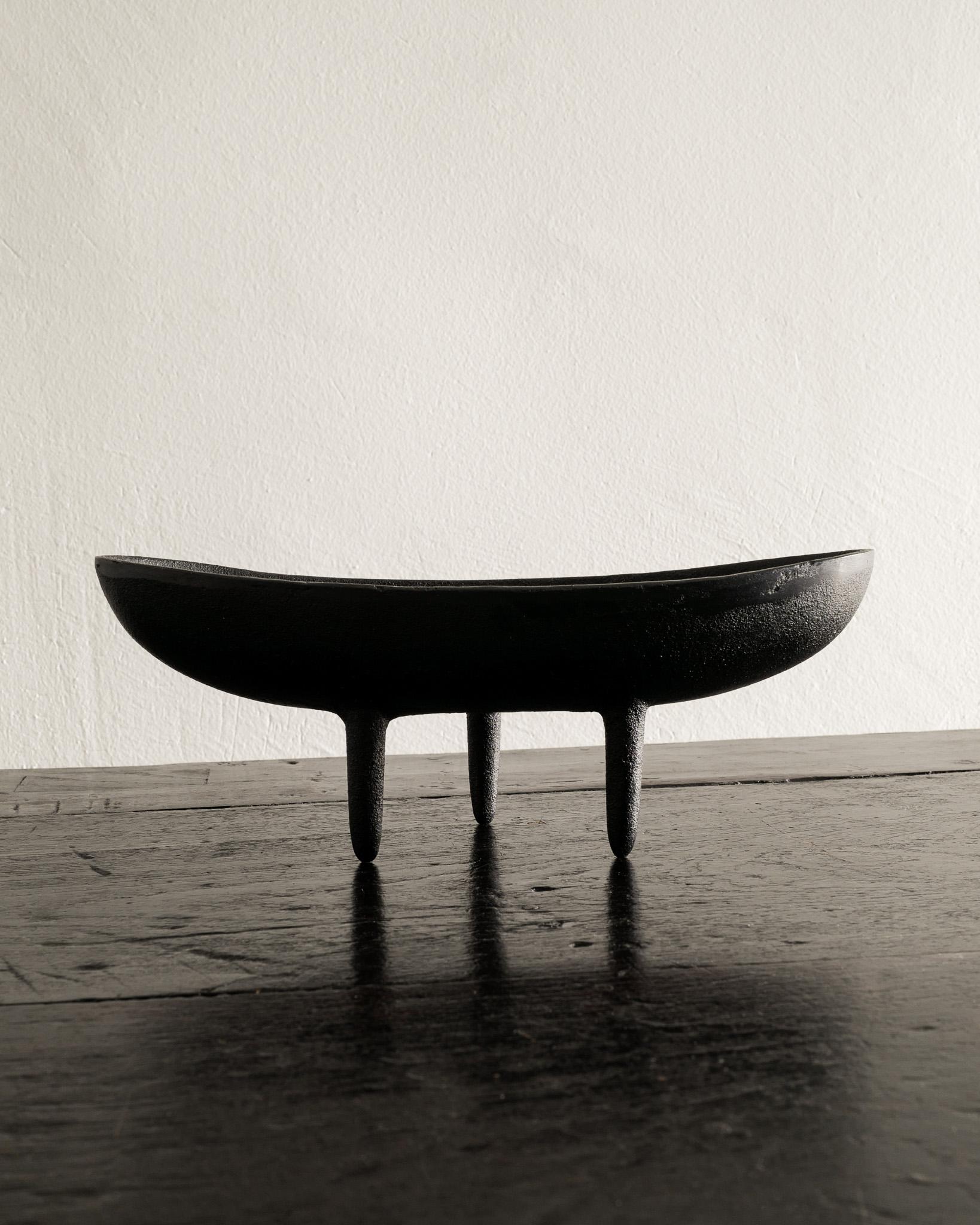 Japanese Mid Century Cast Iron Ikebana Planter in Style of Isamu Noguchi, 1950s 1