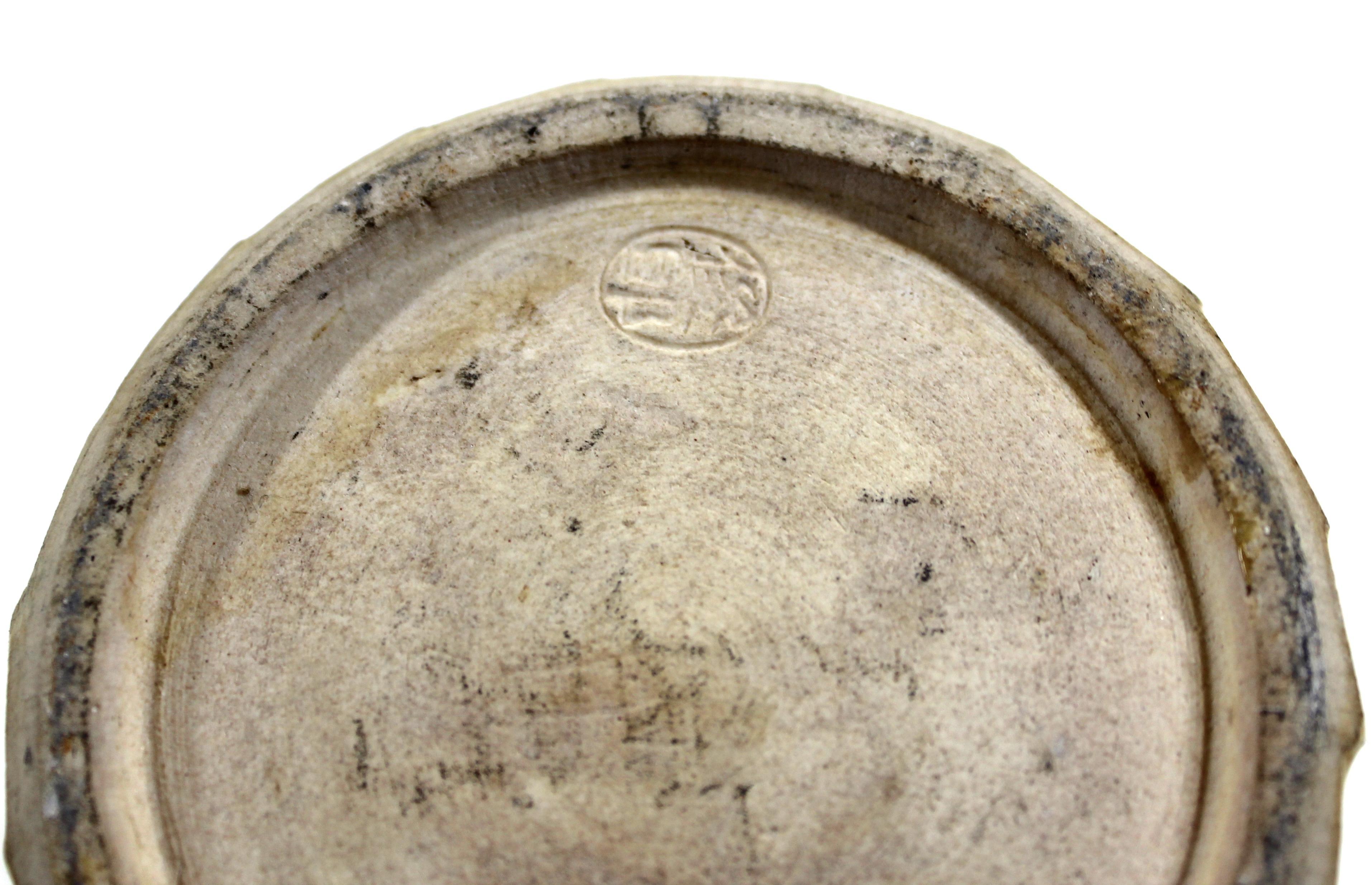 Japanische glasierte Lotusvase aus Keramik aus der Mitte des Jahrhunderts im Angebot 3
