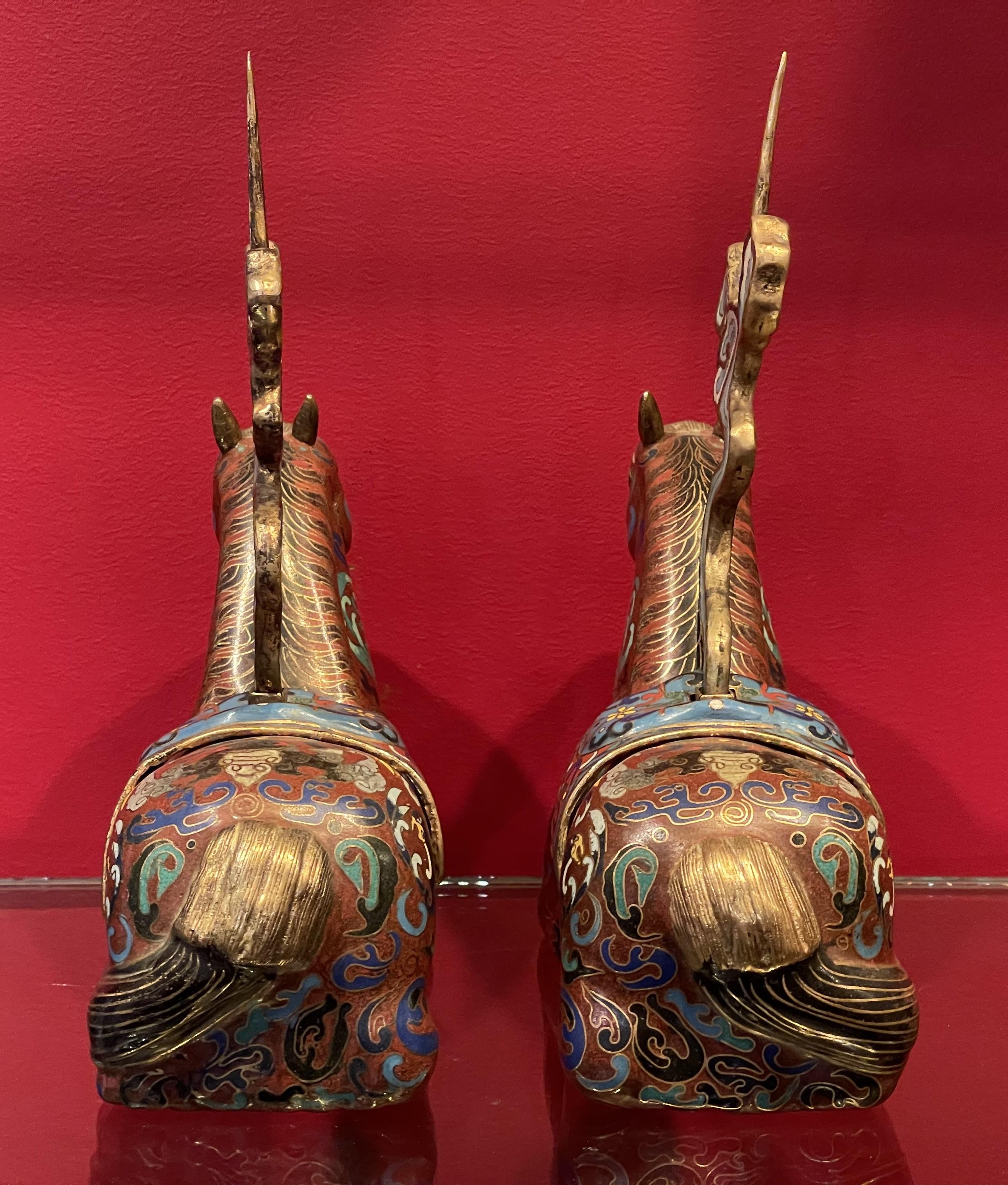 Giapponese Coppia di portaincensi cinesi Cloisonné Art Deco con cavalli, ca. 1920 in vendita