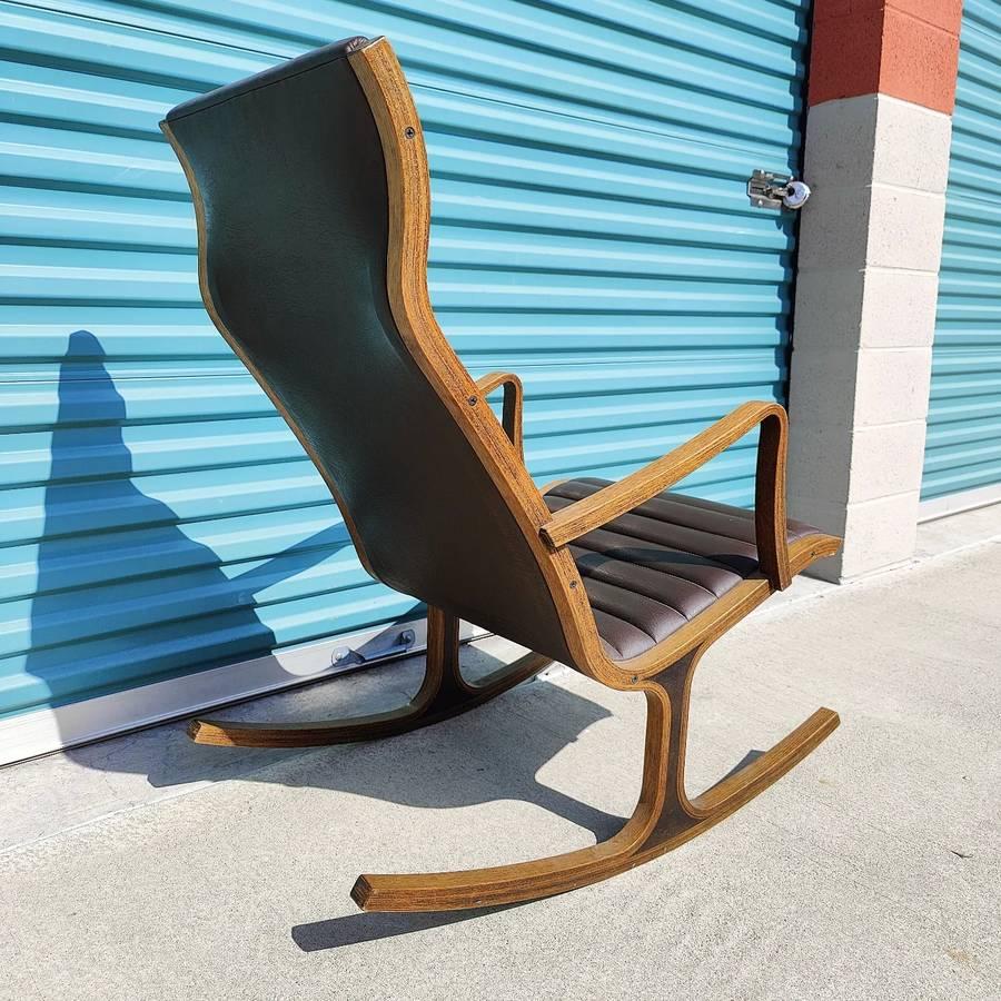 Japanese Mid-Century Modern Rocking Chair by Mitsumasa Sugasawa for Tendo 1