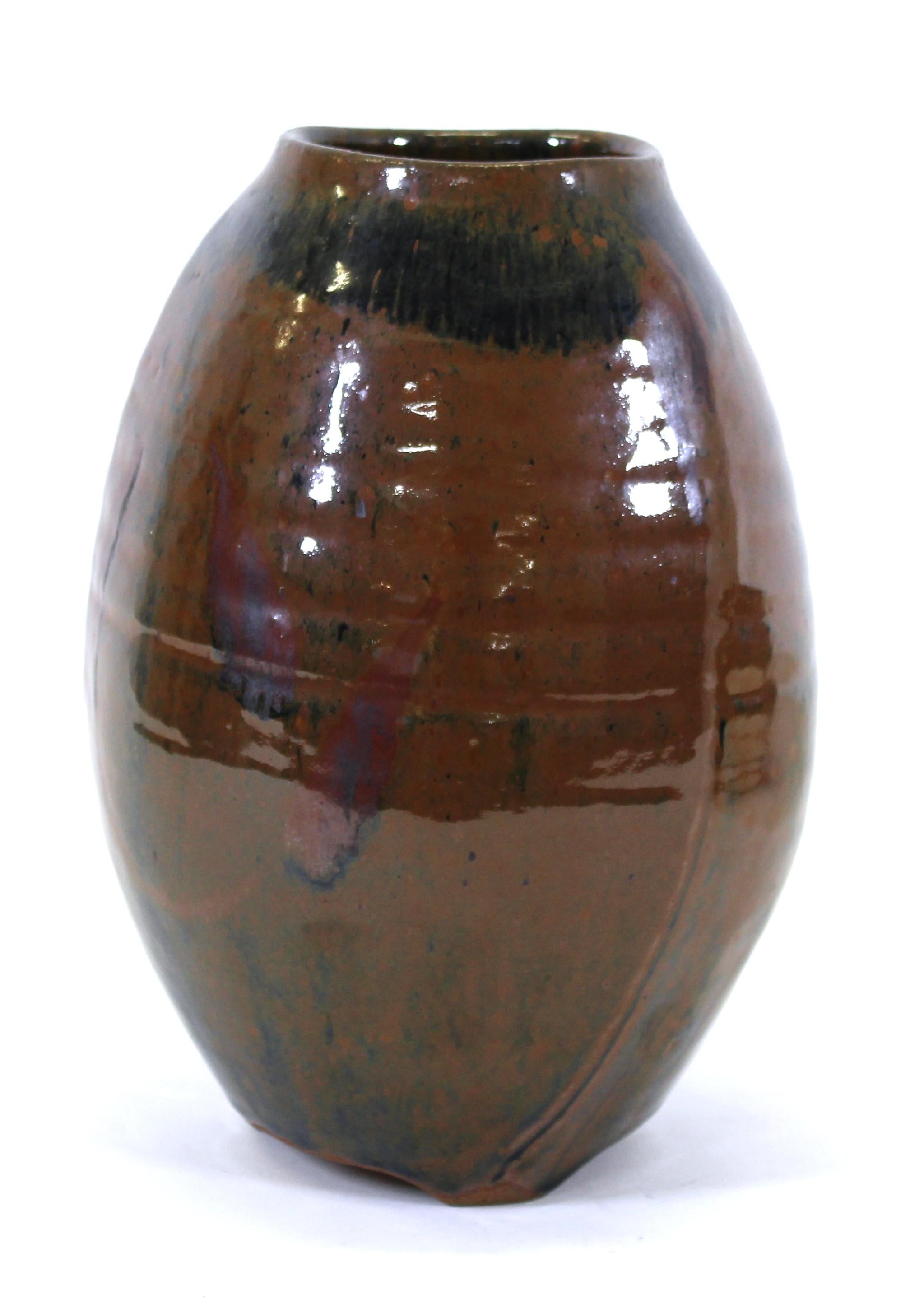 Vase en poterie d'atelier japonaise moderne du milieu du siècle dernier Bon état - En vente à New York, NY