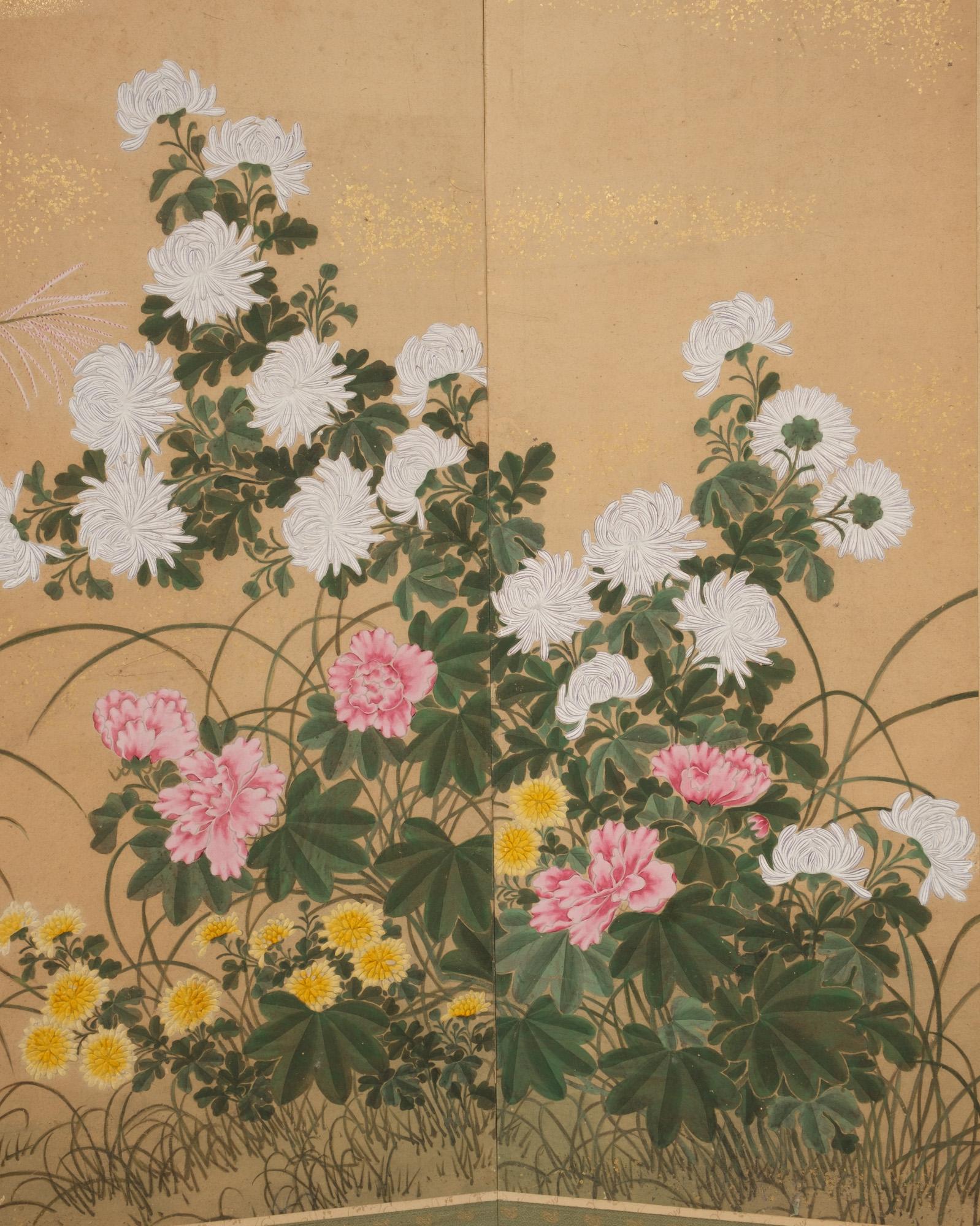 Japanischer 6-Panel Byôbu 屏風 Paravent mit Hühnerfamilie im Blumenfeld in mittlerer Größe (Seide) im Angebot