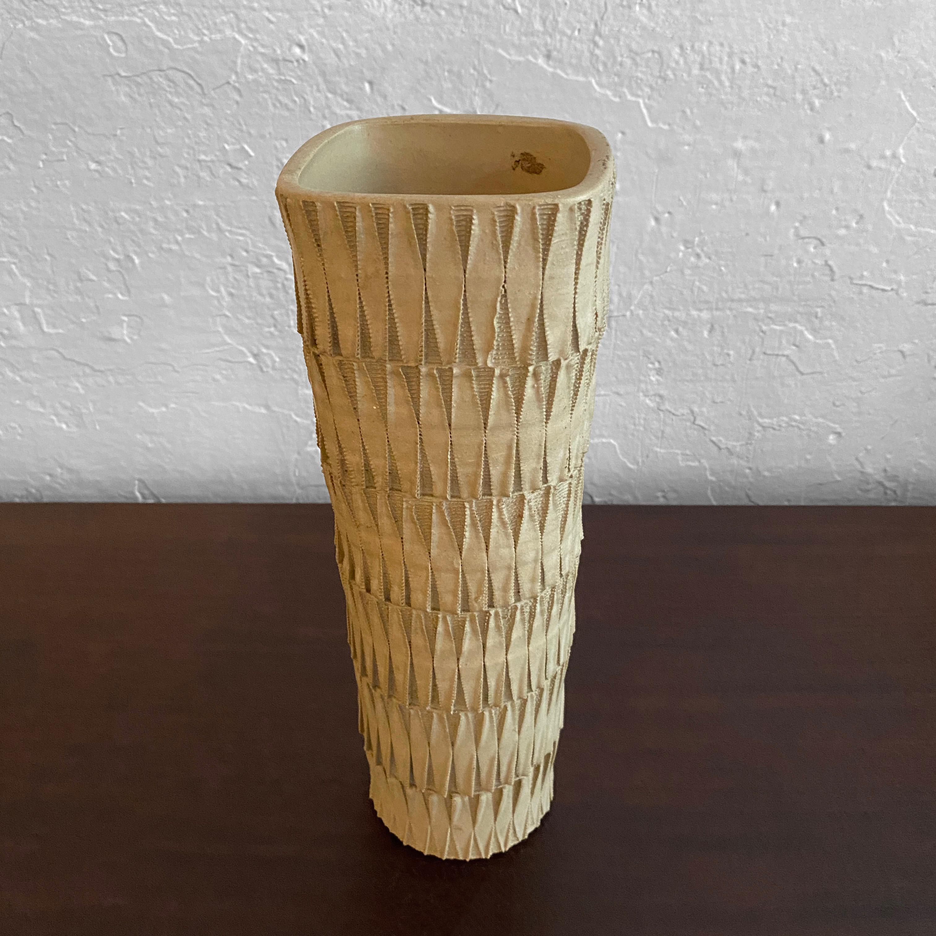 Japanese Midcentury Earthenware Art Pottery Vase For Sale 1