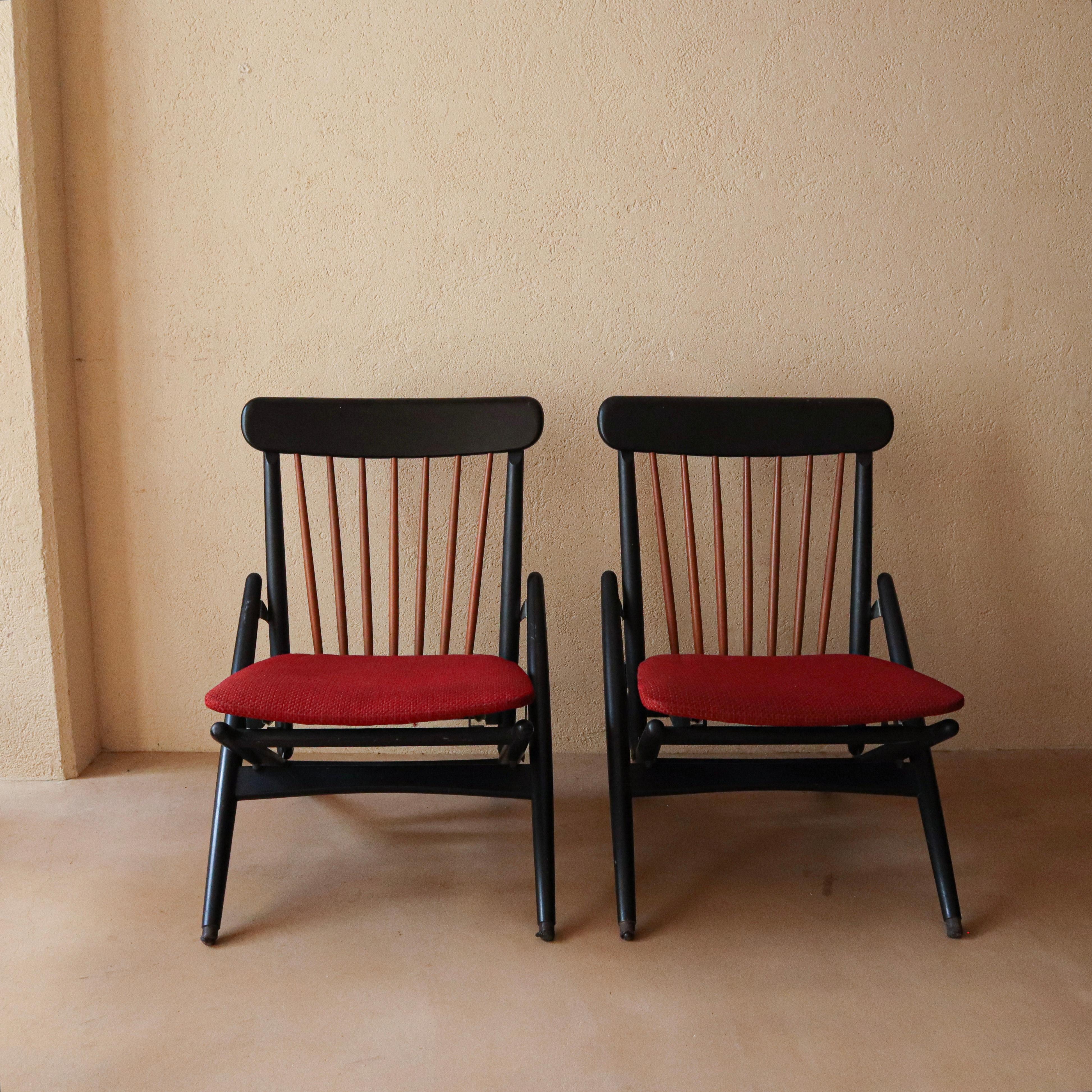 Mid-Century Modern Japanese Midcentury Rare Pair of Maruni Folding Lounge Chairs For Sale